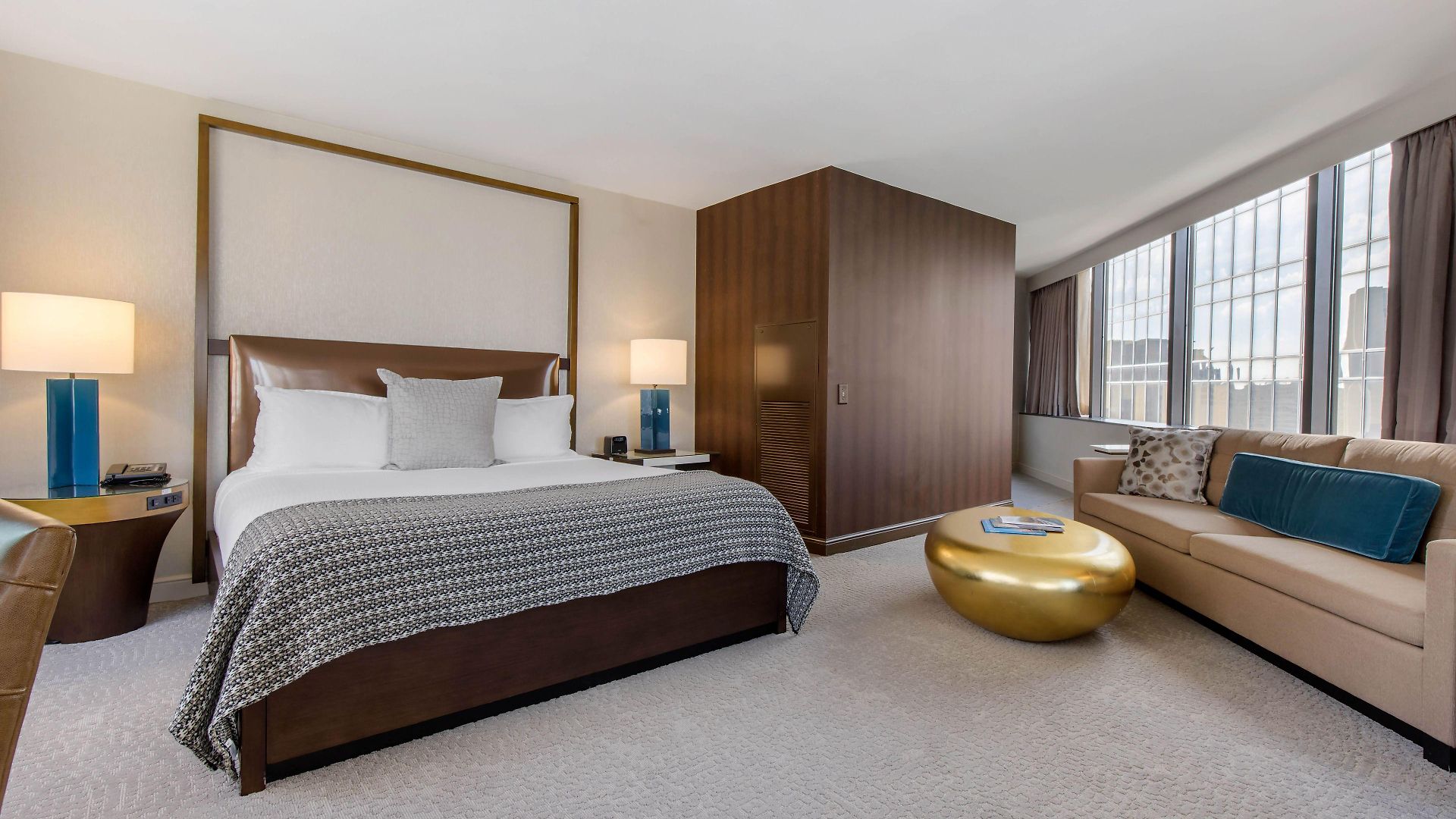 Omni Hotel 4*