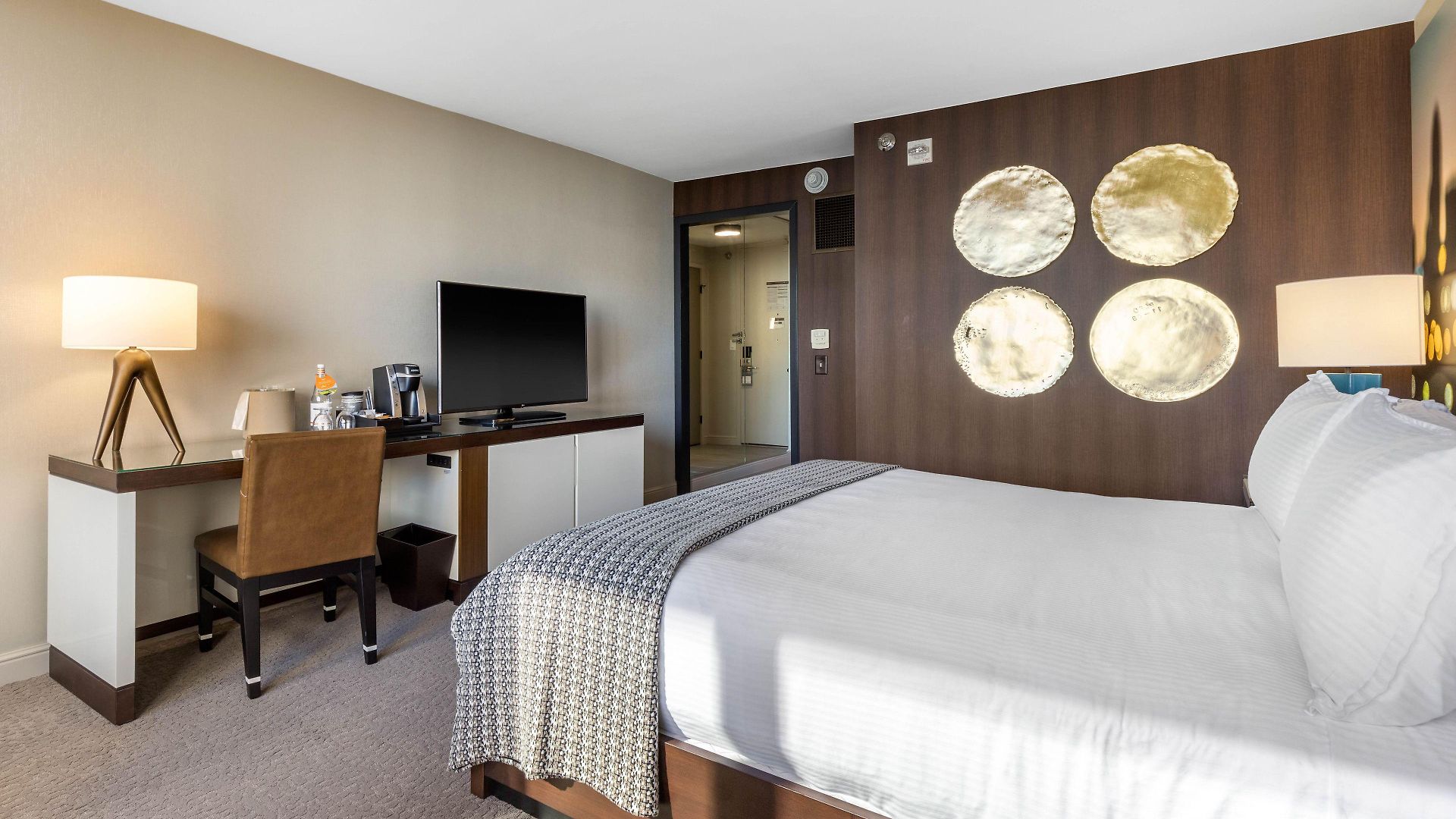 Omni Hotel 4*