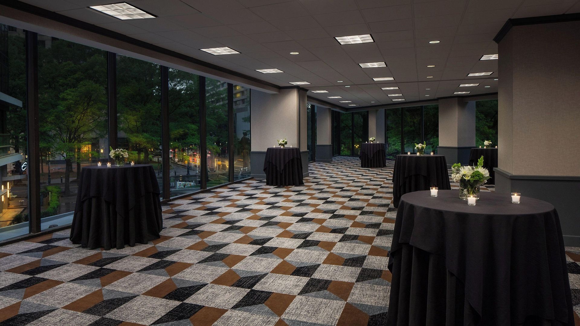 Omni Hotel 4*