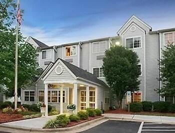 Microtel By Wyndham Airport 3*