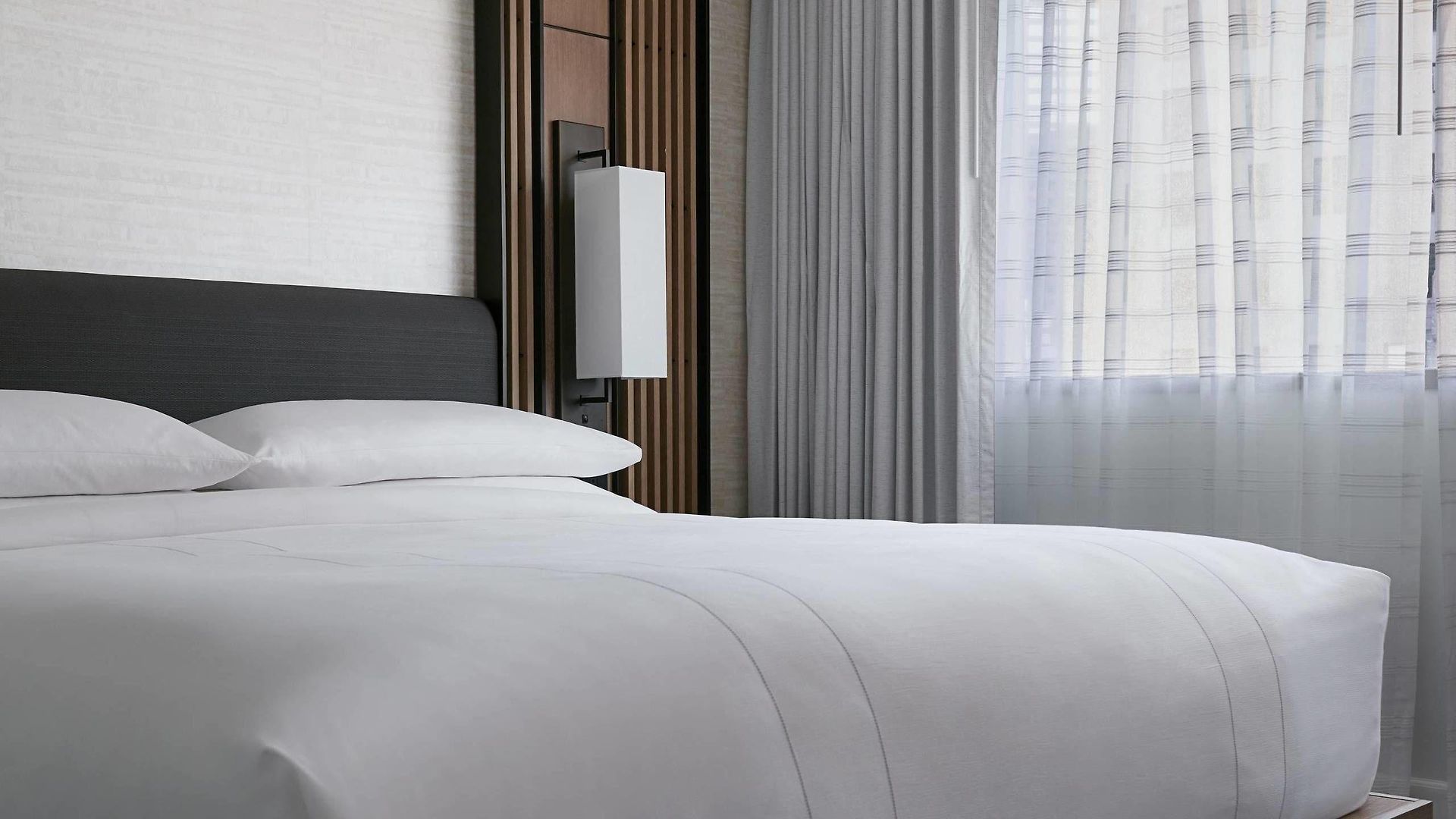 Marriott Center Hotel 4*