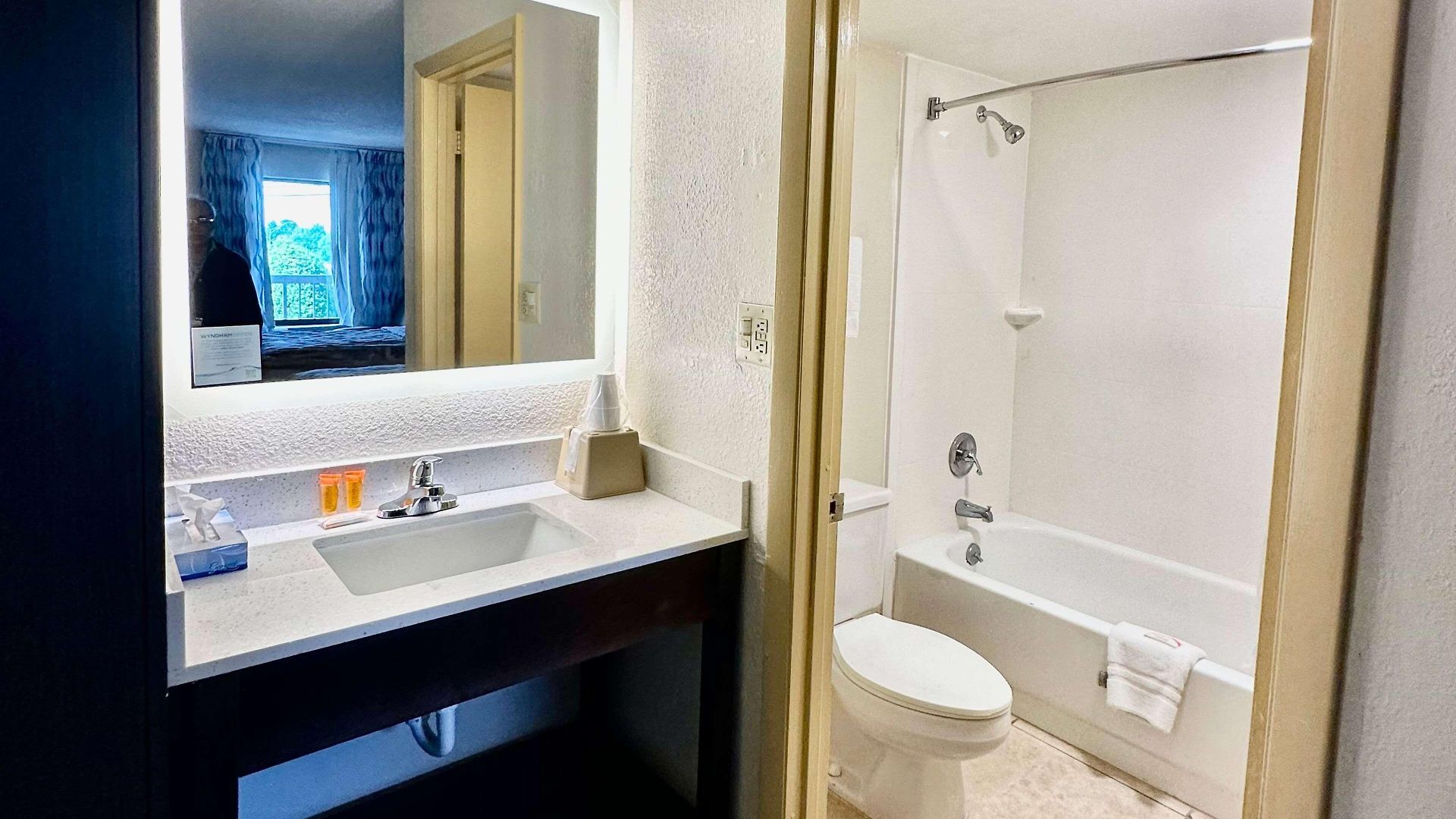 Days By Wyndham Northlake Motel Charlotte