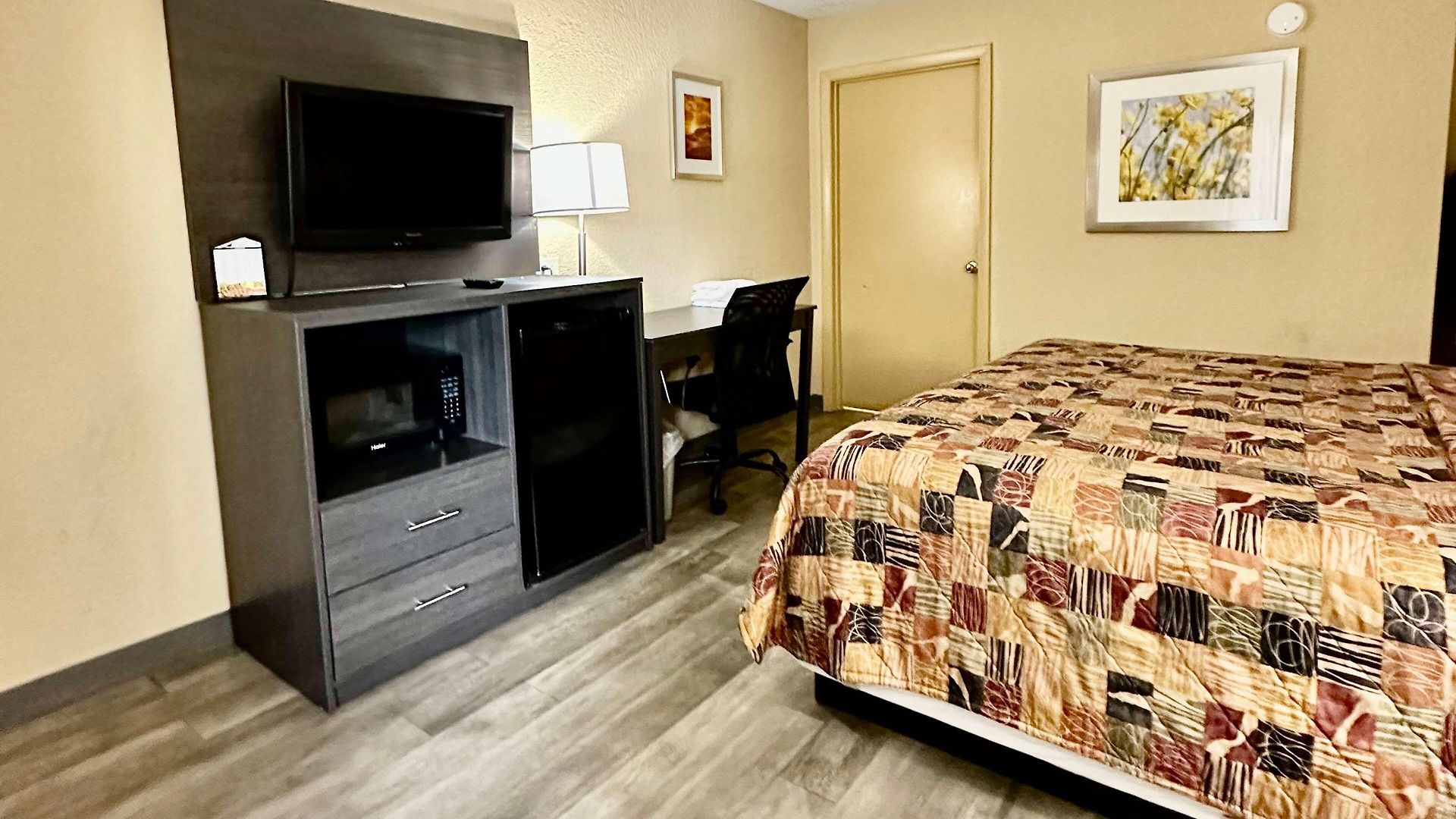 Days By Wyndham Northlake Motel 2*