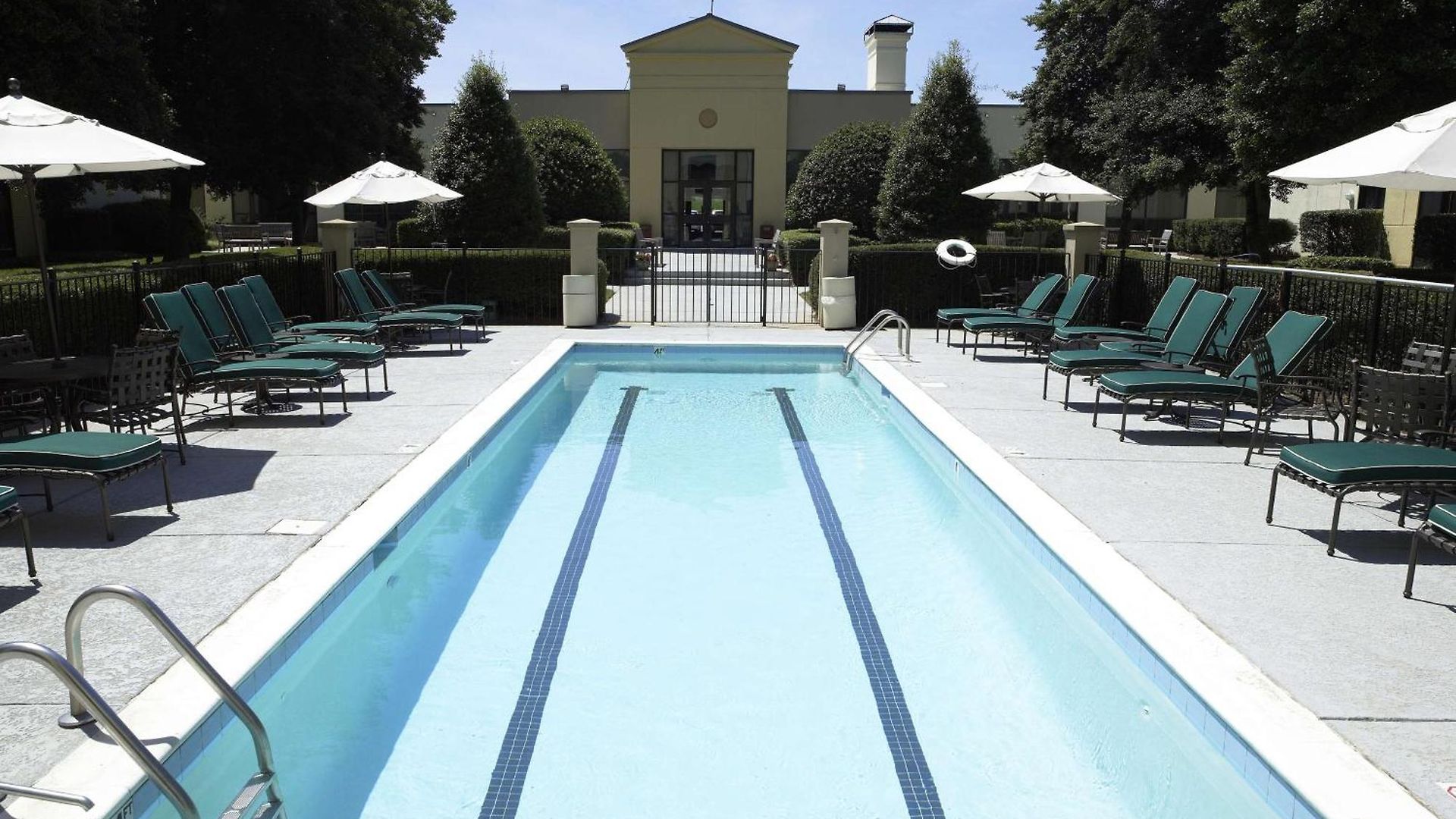 Doubletree By Hilton Airport Hotel 4*