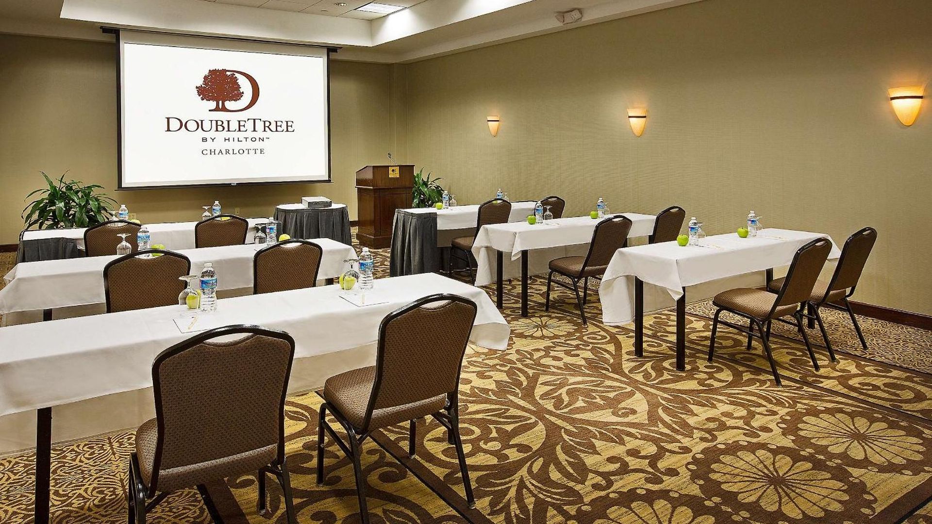 Hotel Doubletree By Hilton Airport Charlotte