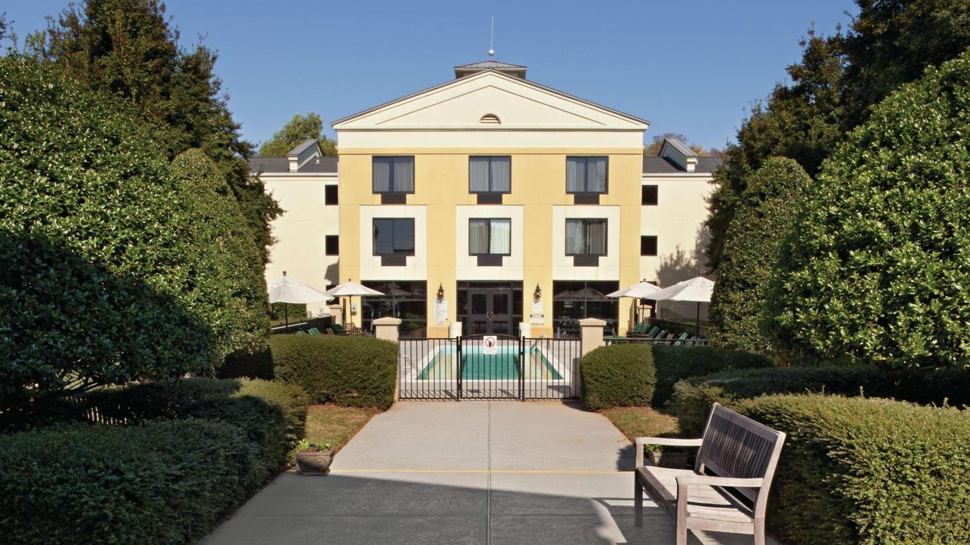 Doubletree By Hilton Airport Hotel 4*