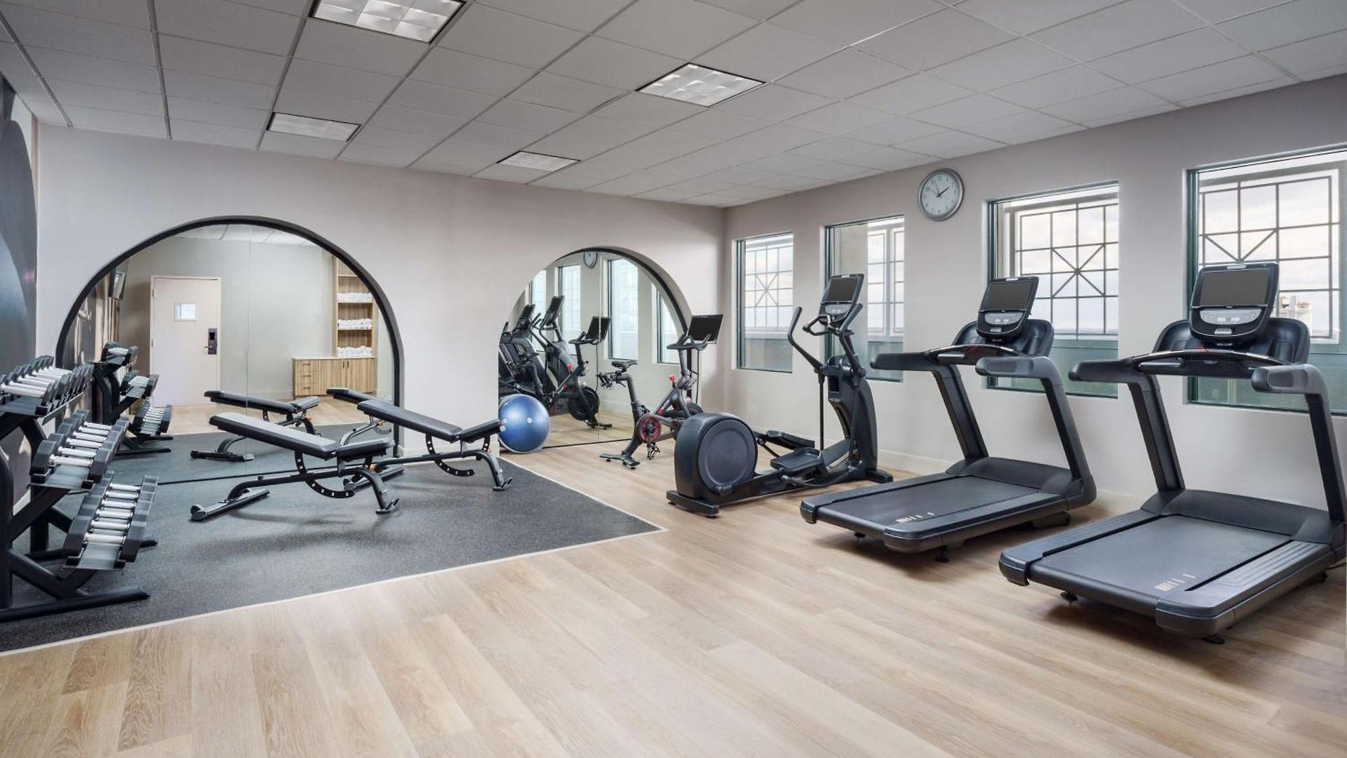 Hotel Doubletree By Hilton Center 4*
