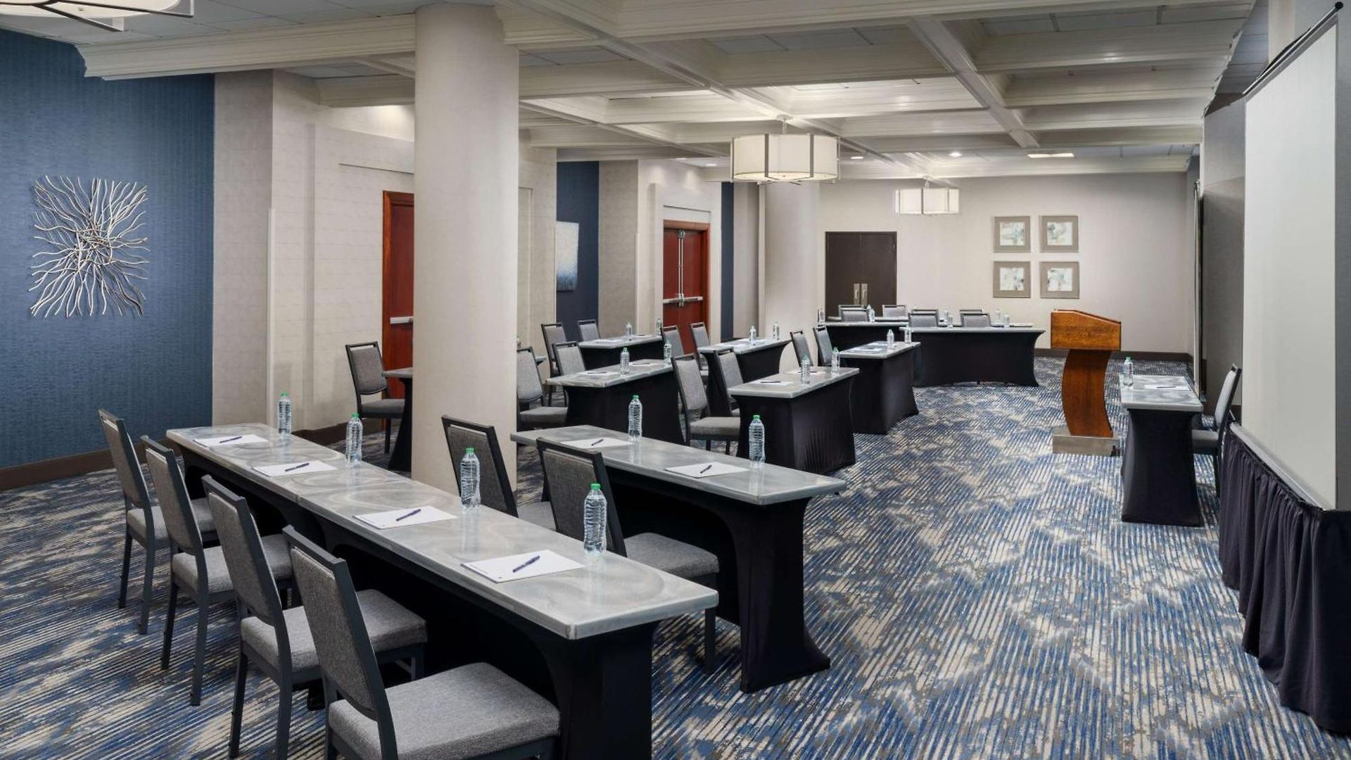 Doubletree By Hilton Center 4*