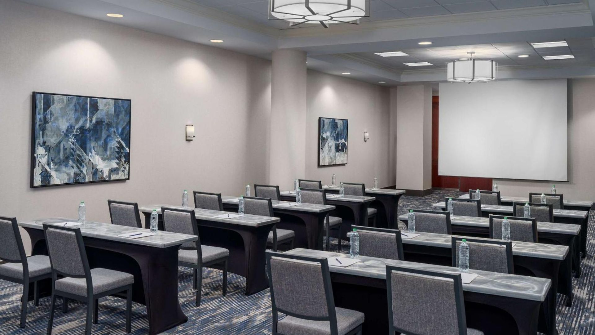 Doubletree By Hilton Center 4*