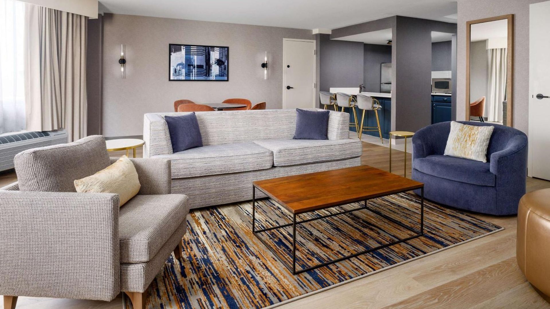 Doubletree By Hilton Center Hotel 4*