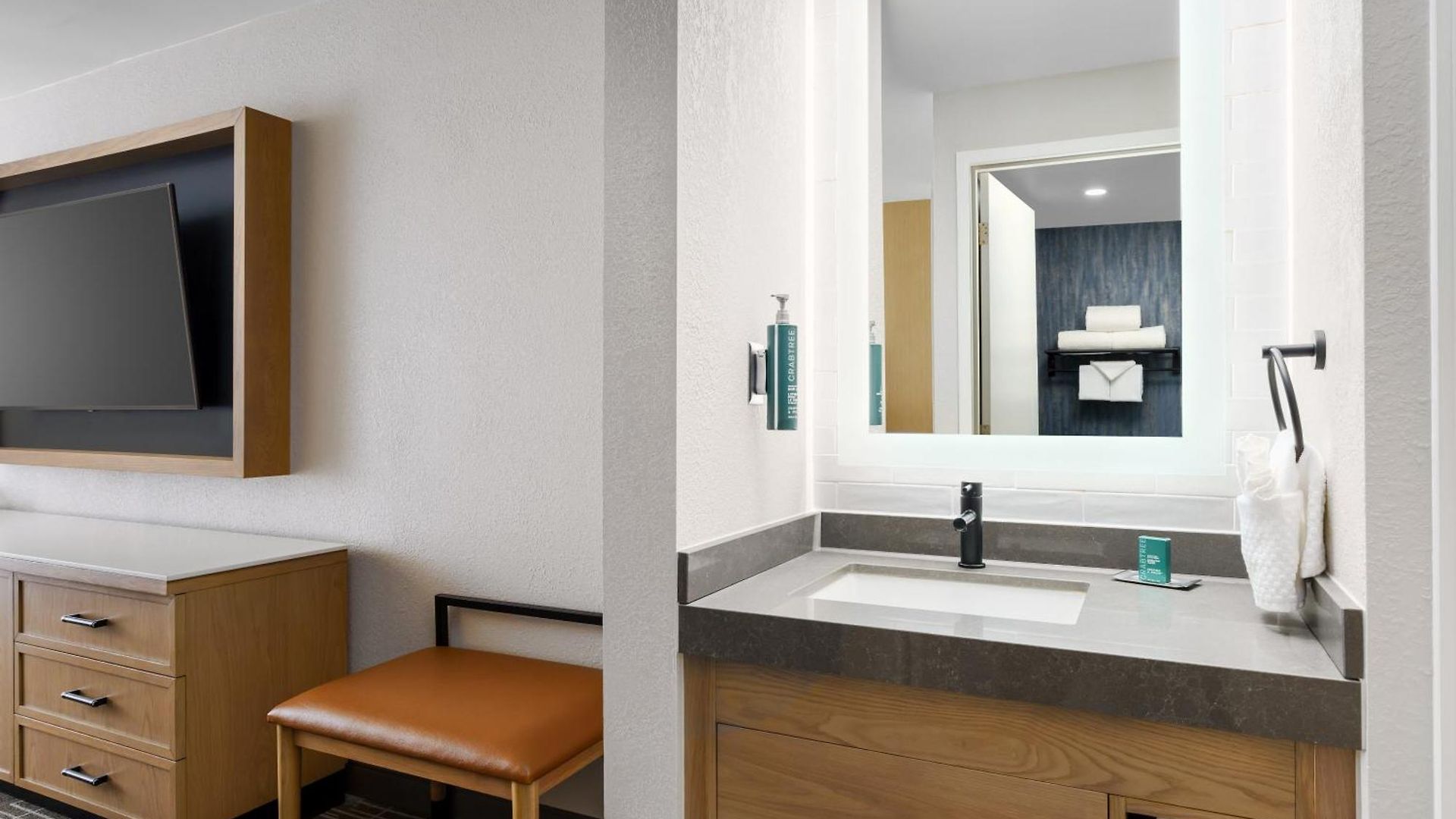 Doubletree By Hilton Center Hotel 4*