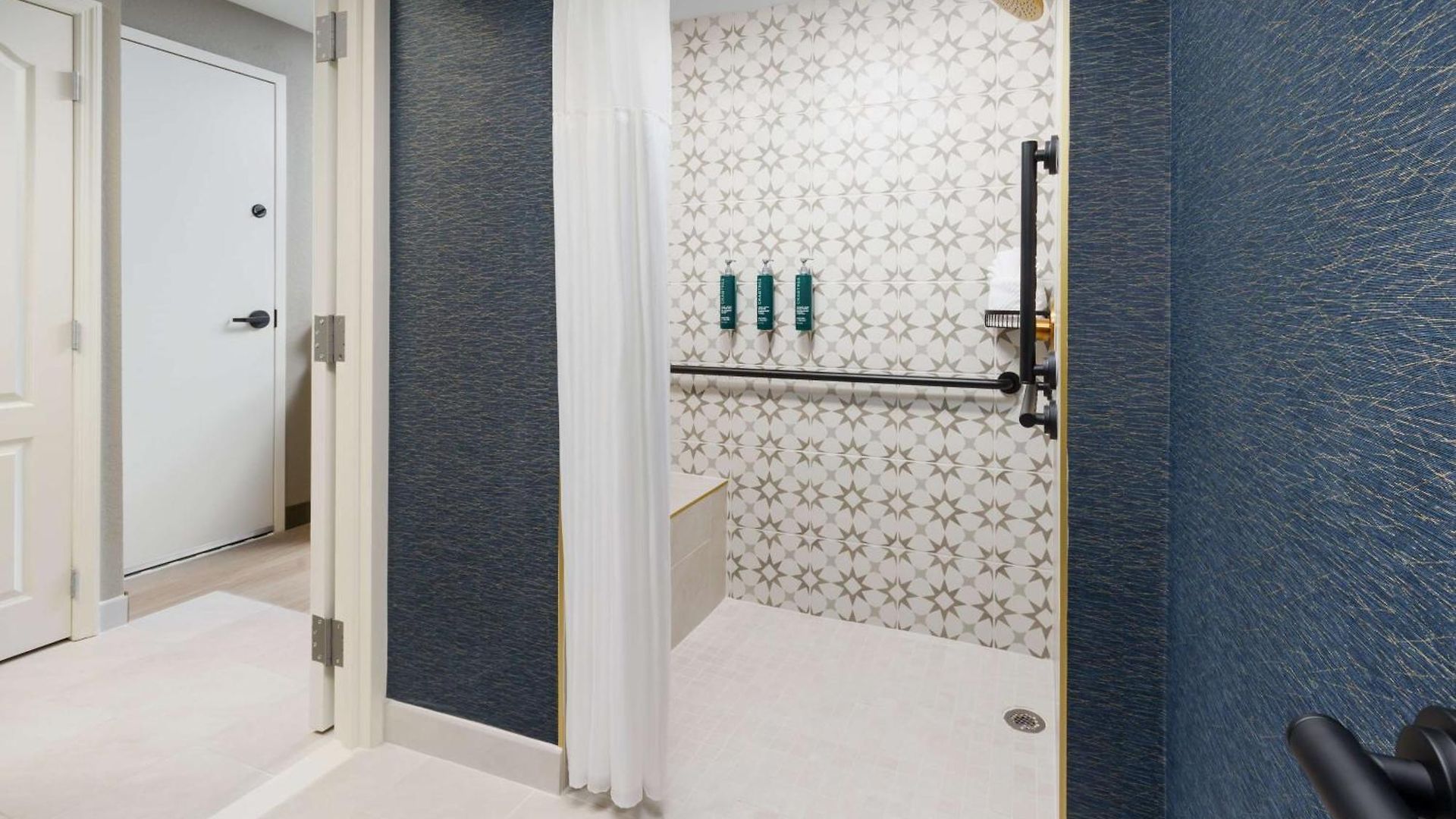 Doubletree By Hilton Center 4*
