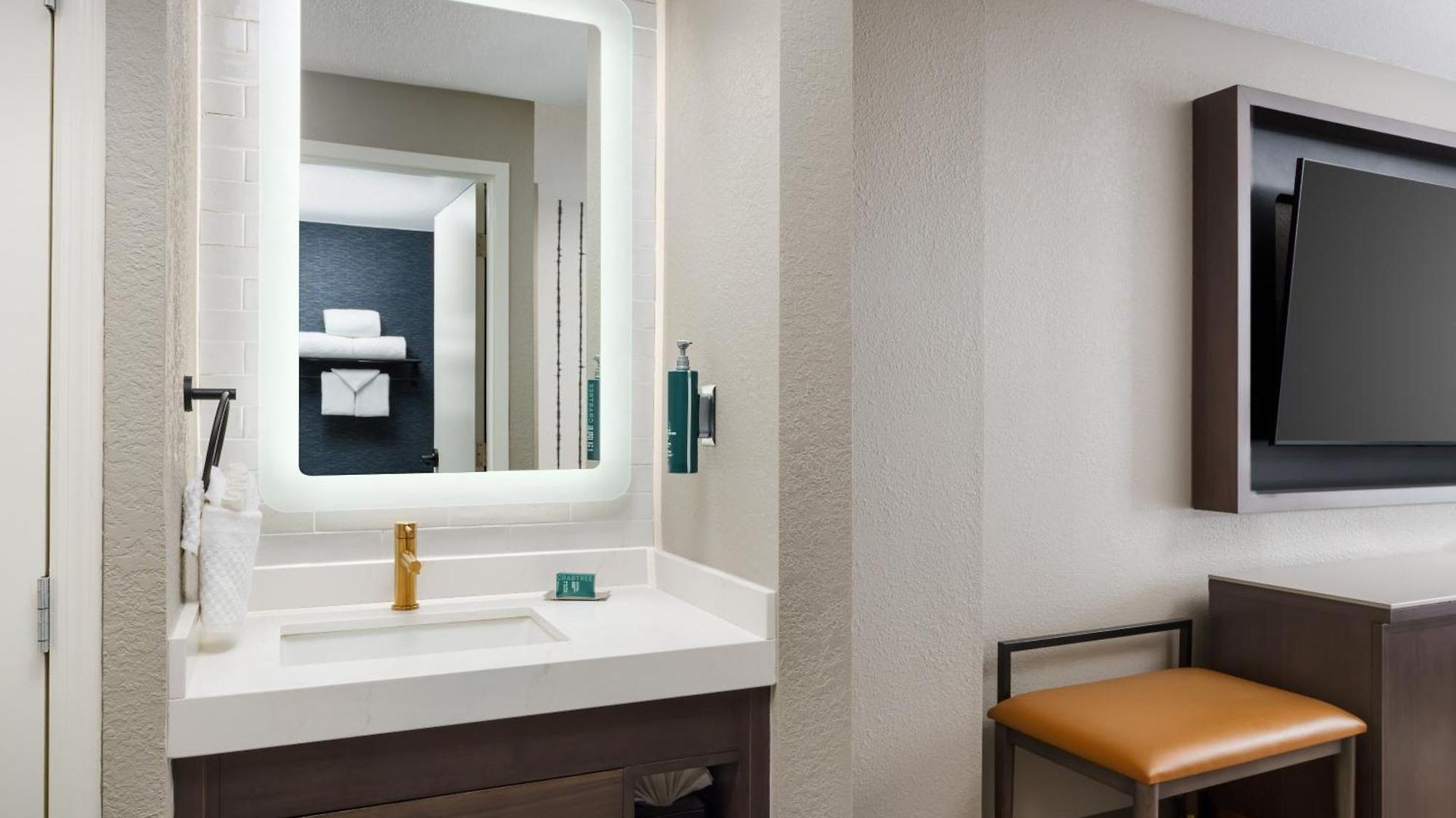 Hotel Doubletree By Hilton Center 4*