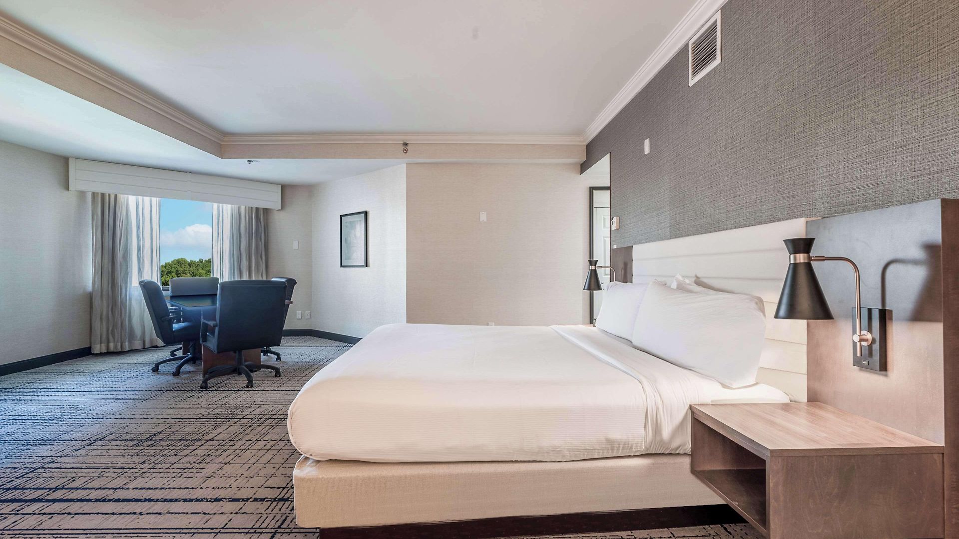 Hotel Doubletree By Hilton South Tyvola 4*