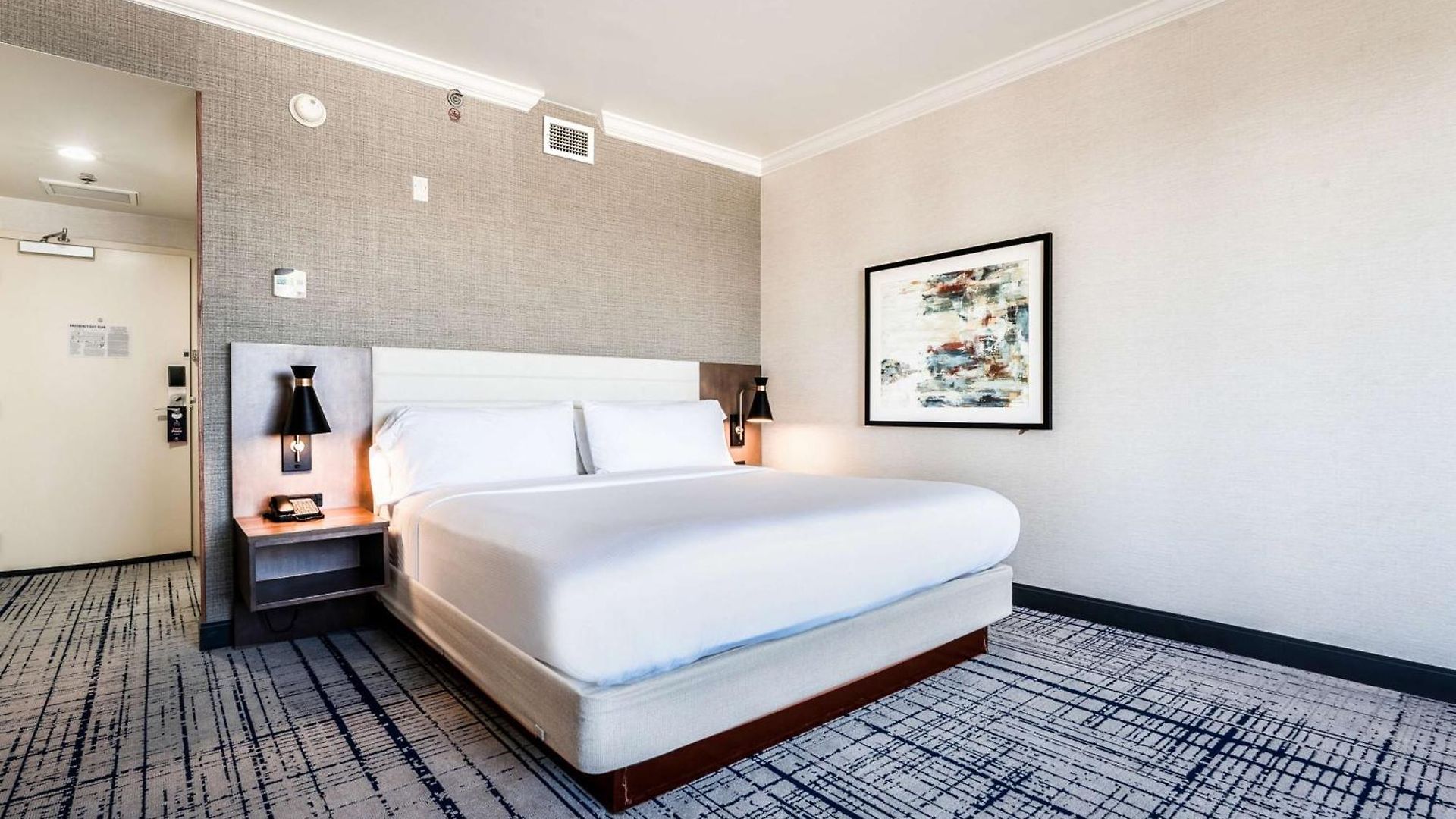 Doubletree By Hilton South Tyvola 4*