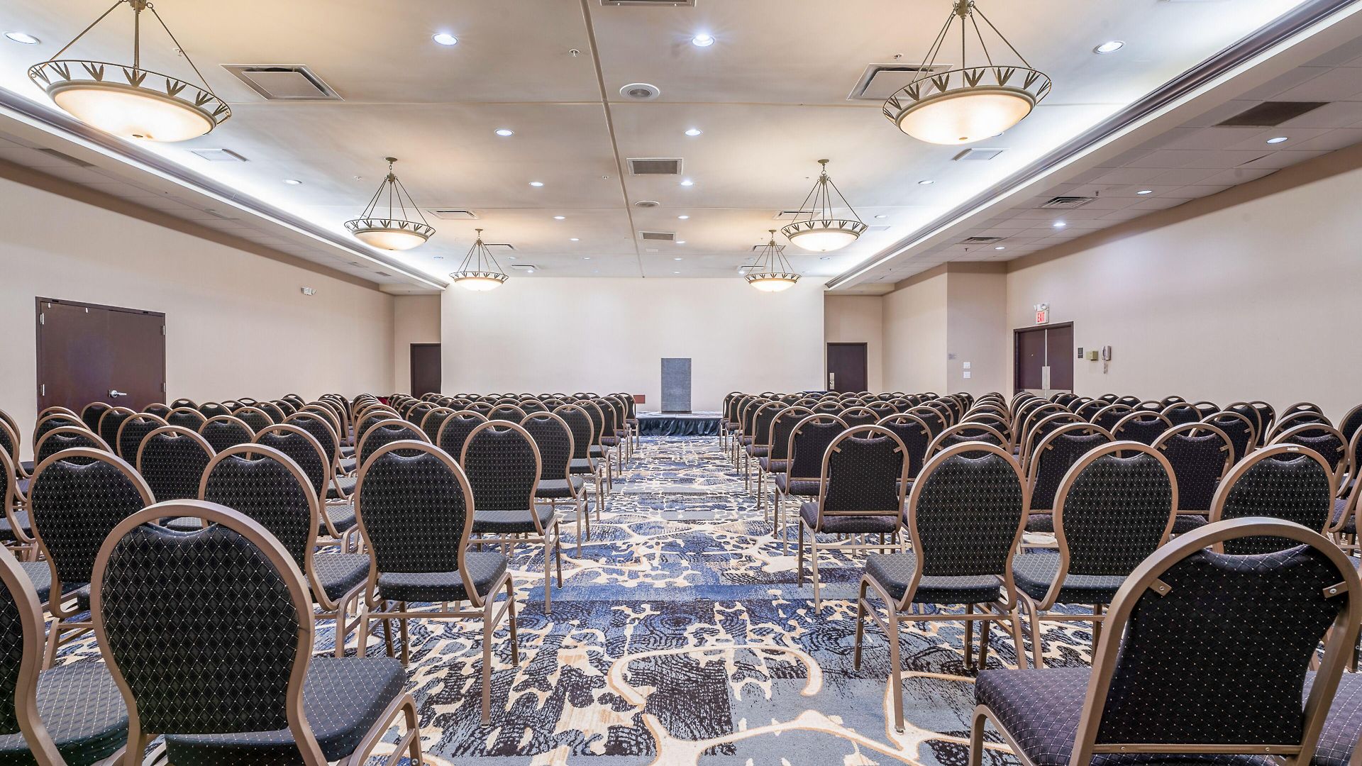 Doubletree By Hilton South Tyvola Hotel