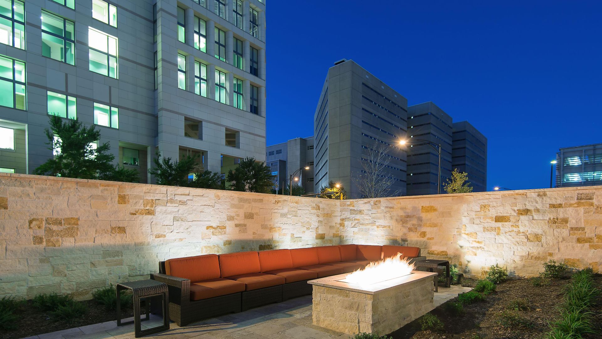 Hotel Fairfield & By Marriott Uptown 3*
