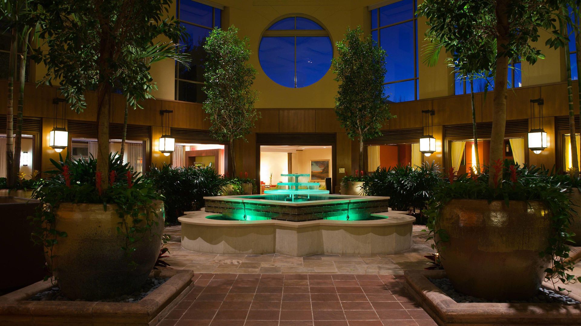 Renaissance Southpark Hotel 4*