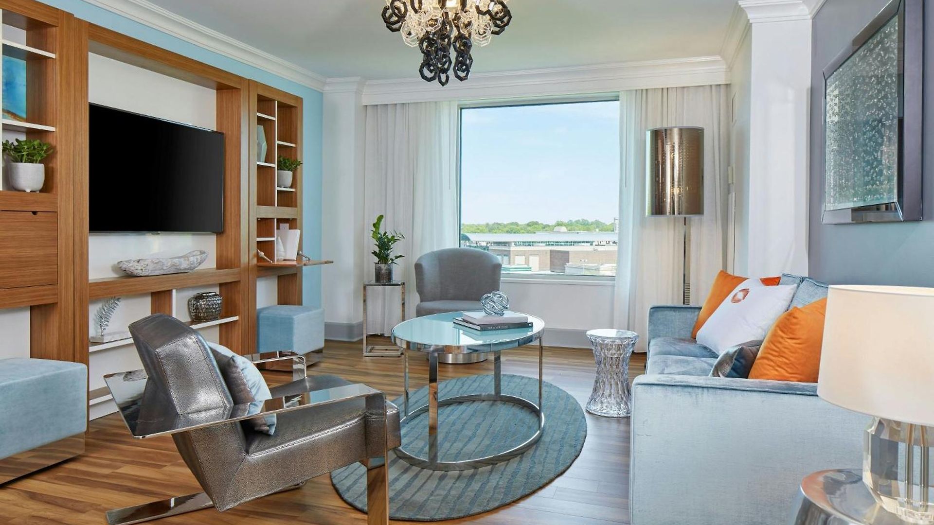 Renaissance Southpark Hotel