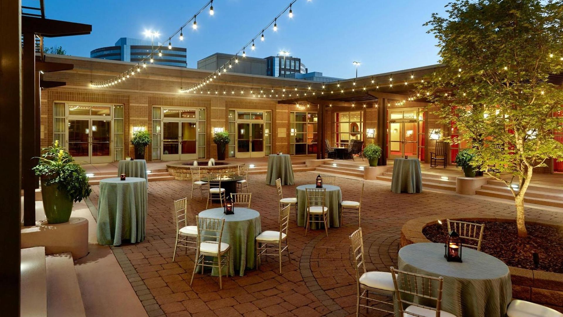 Renaissance Southpark 4*