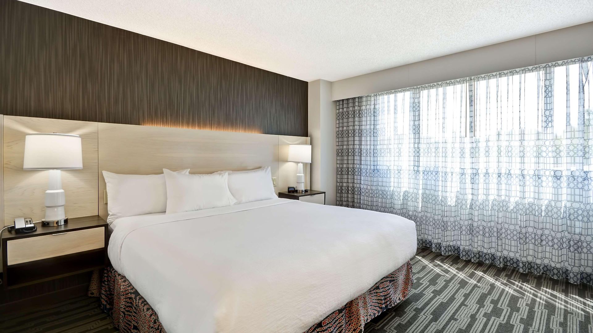 Embassy 3* Charlotte