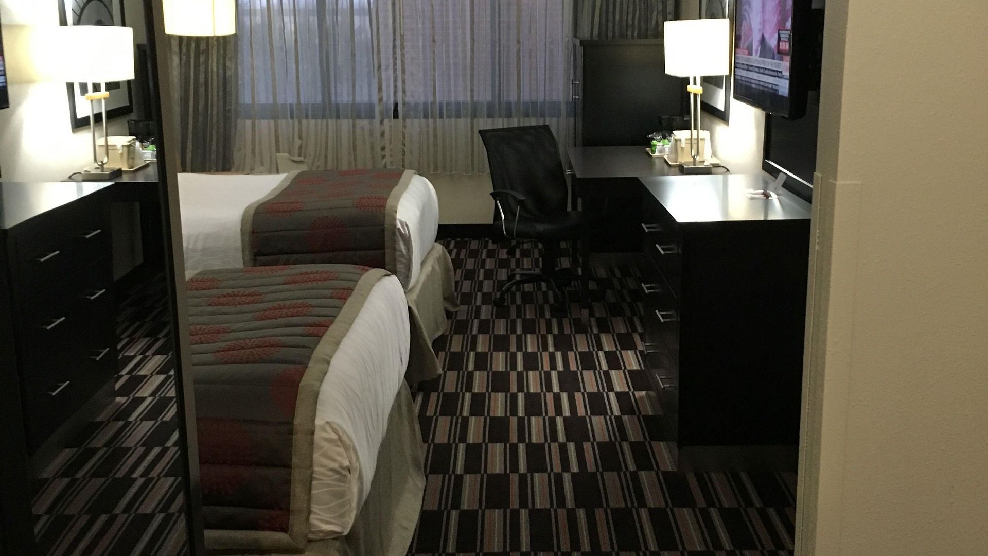 Hotel Ramada Plaza By Wyndham South End Airport 3*