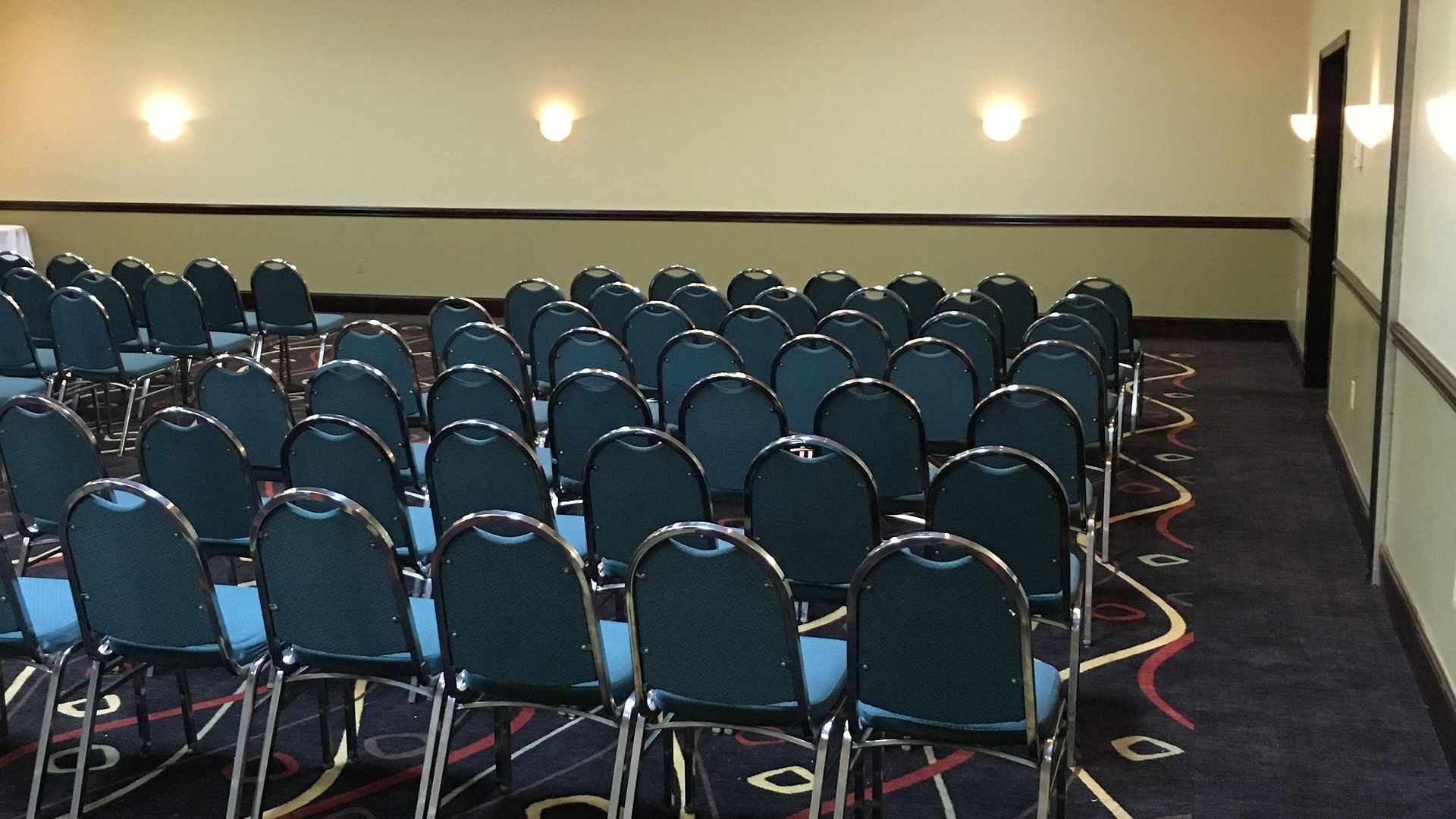 Hotel Ramada Plaza By Wyndham South End Airport 3*