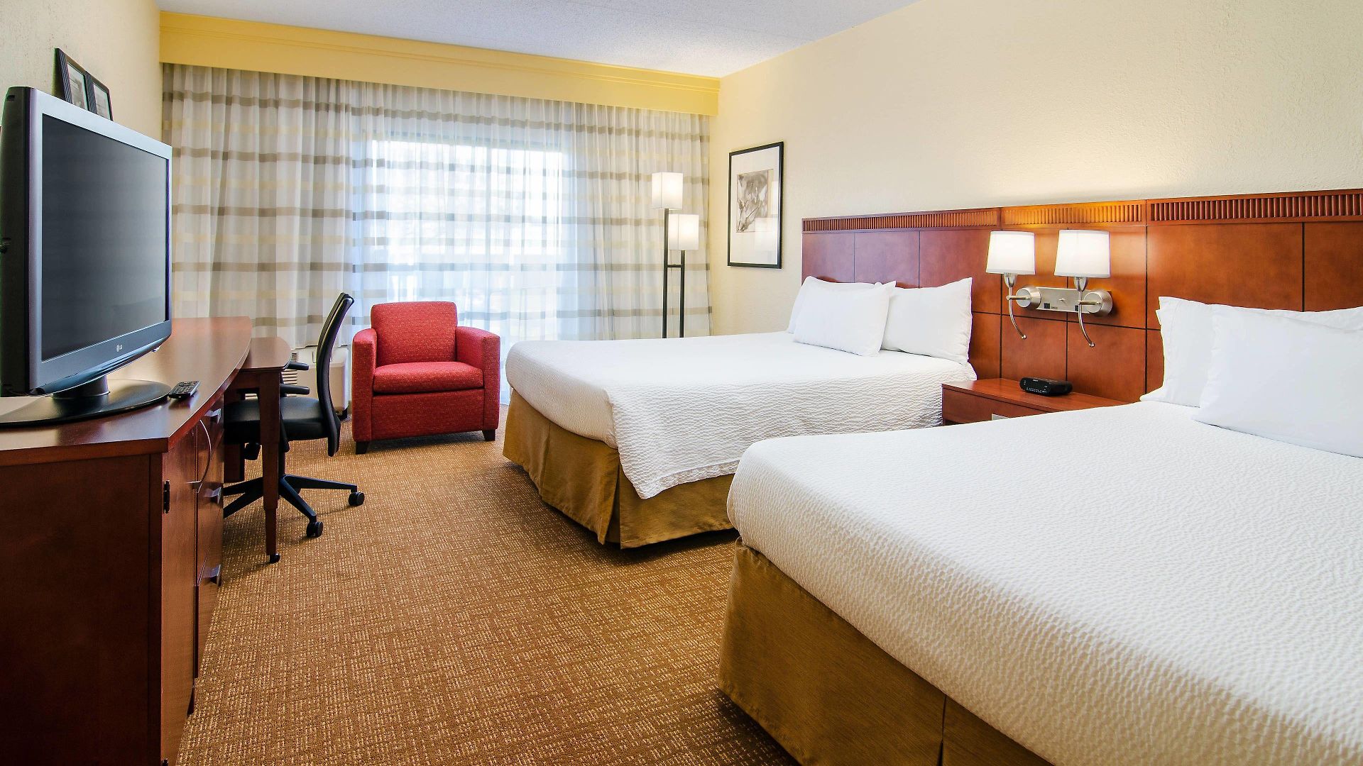 Courtyard Southpark 3*