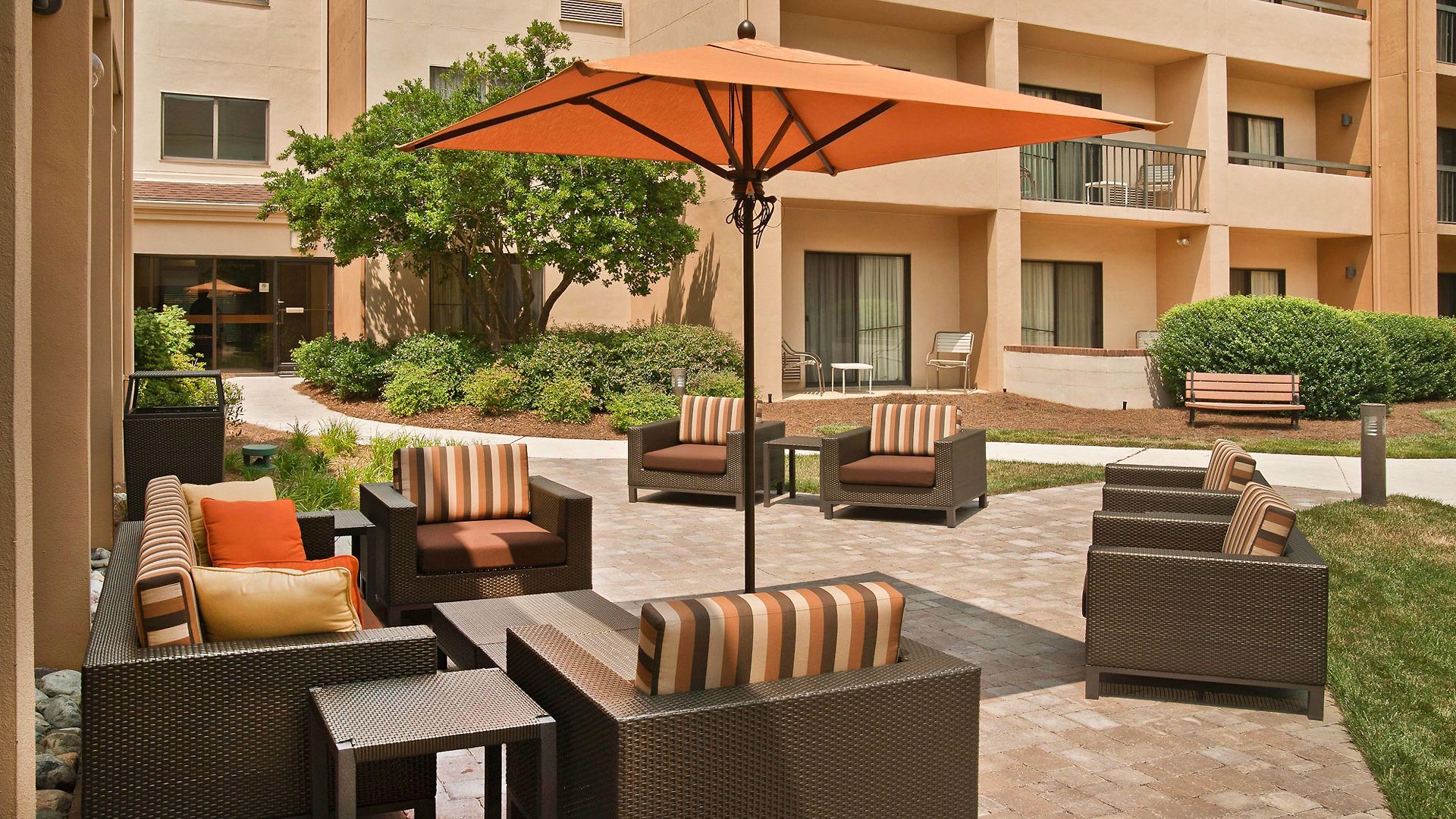 Hotel Courtyard Southpark 3*