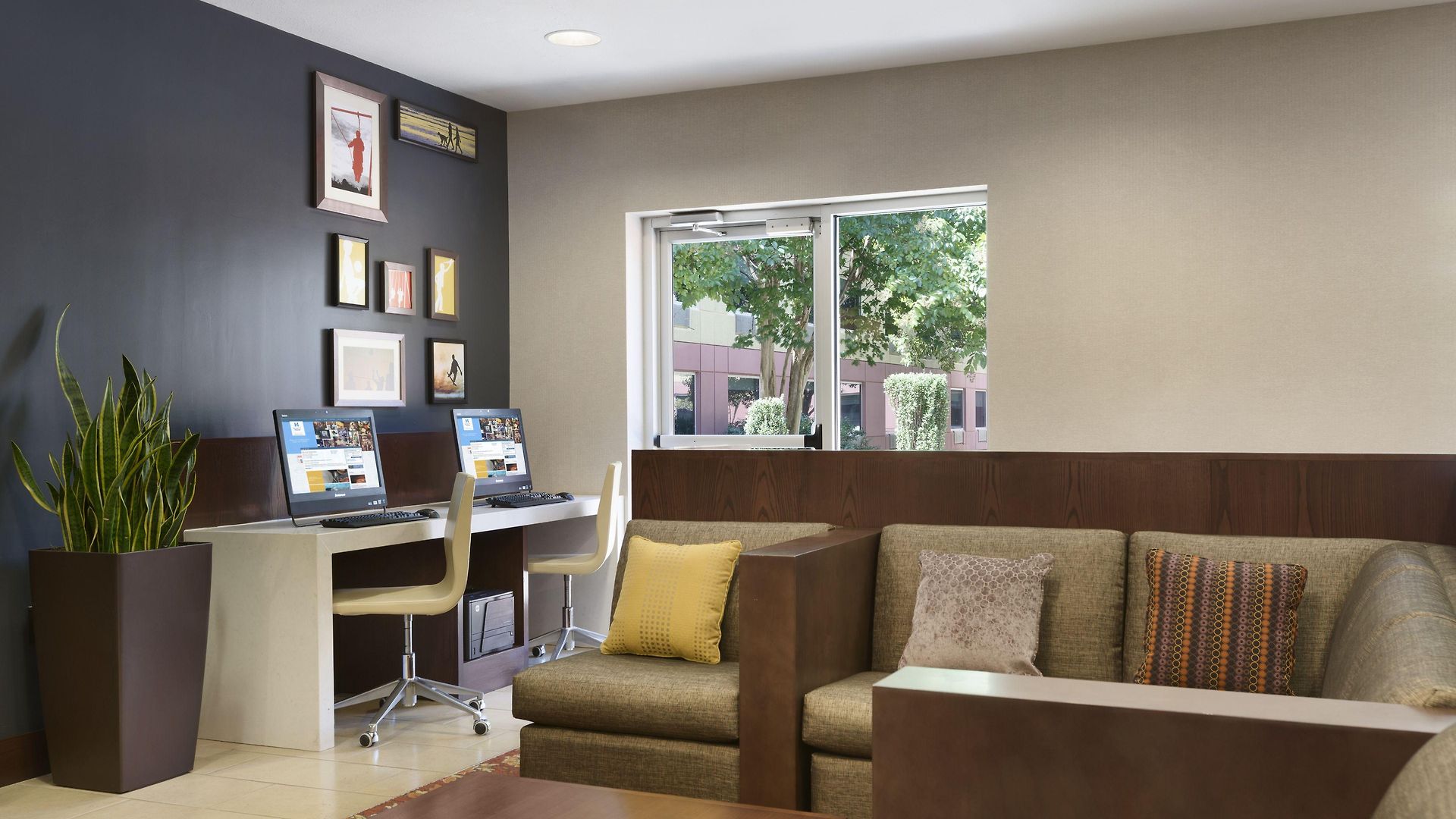 Towneplace By Marriott Loso Airport Hotel 3*