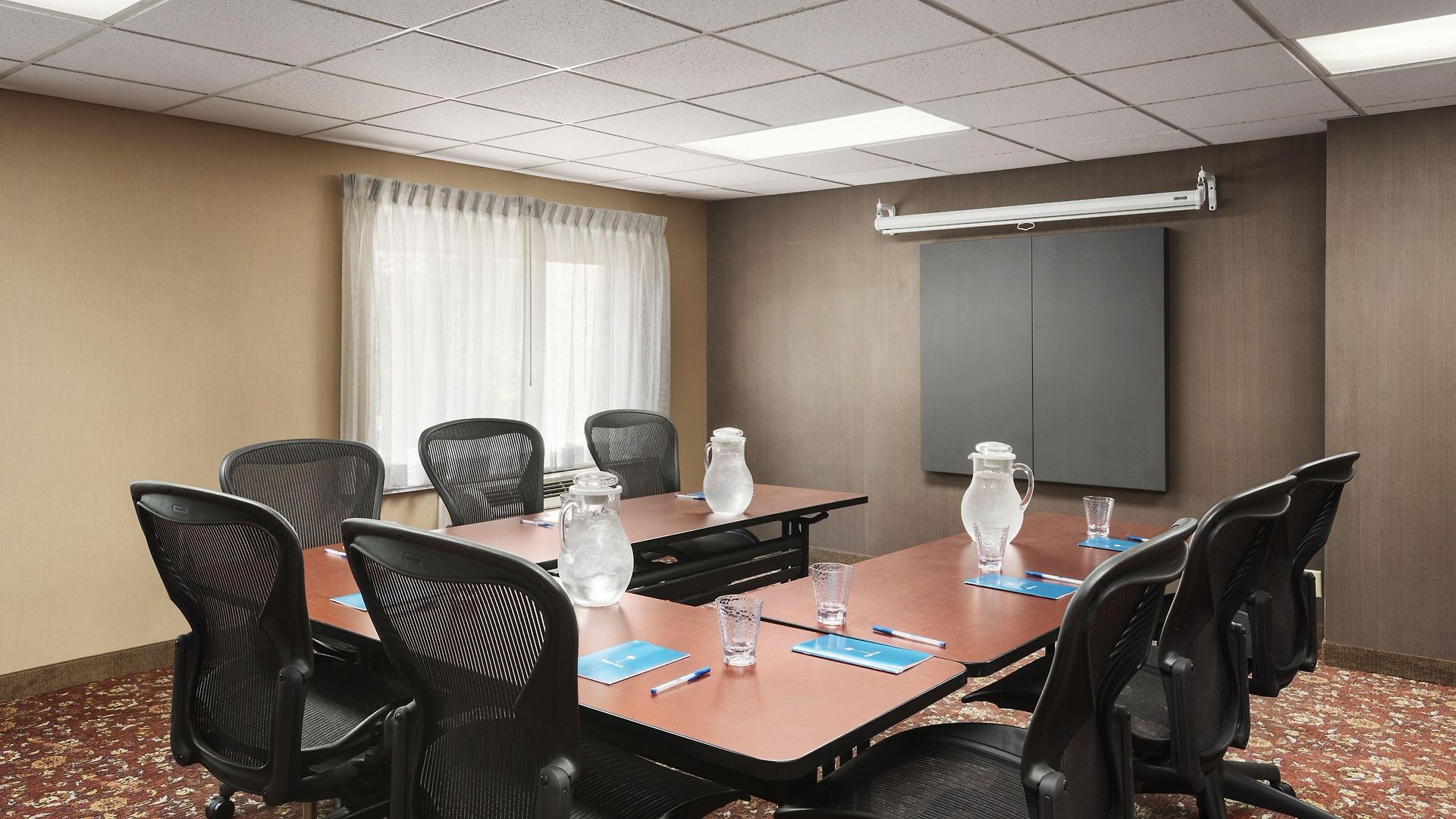 Towneplace By Marriott Loso Airport Hotel 3*