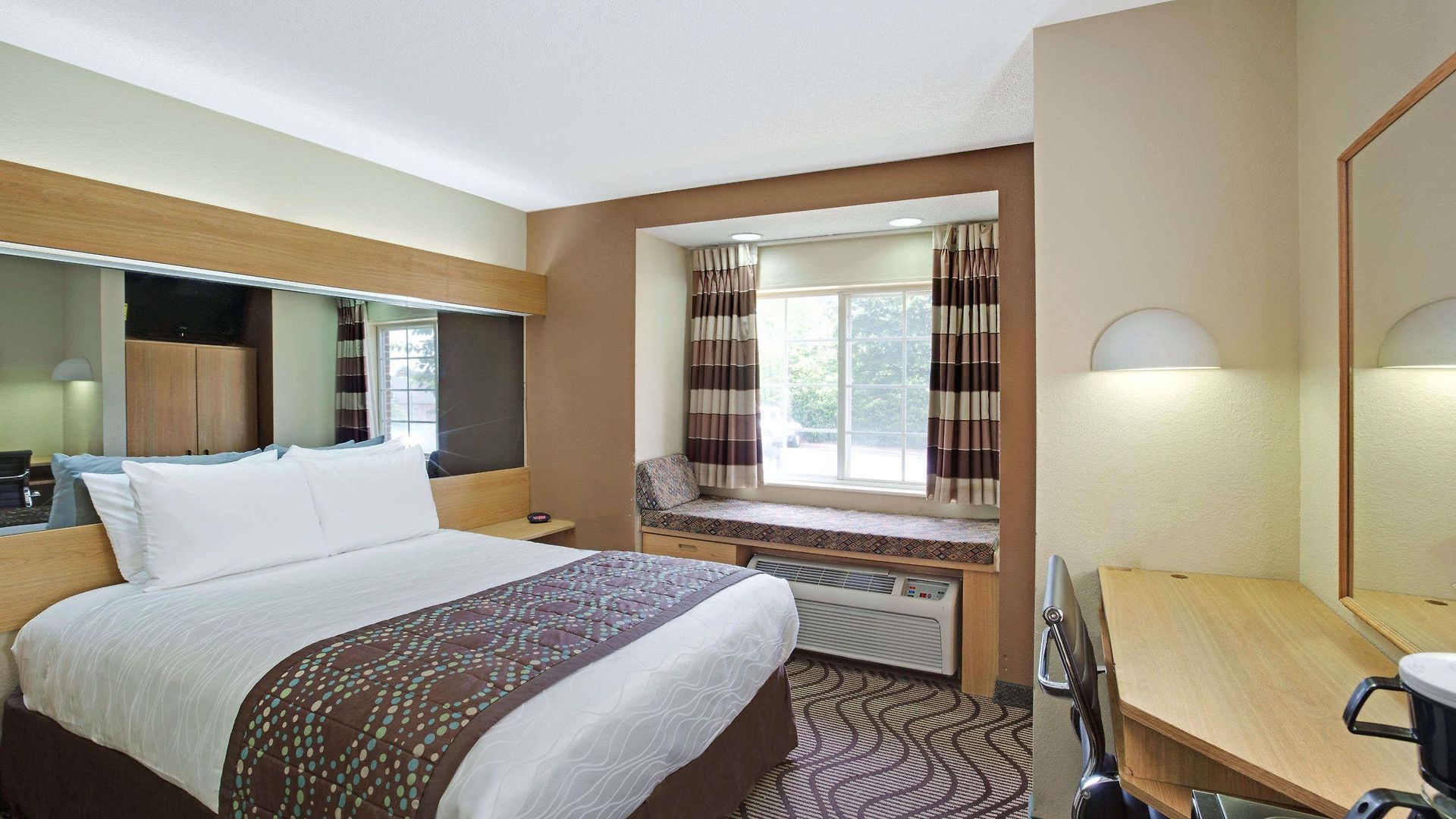 Microtel By Wyndham Place