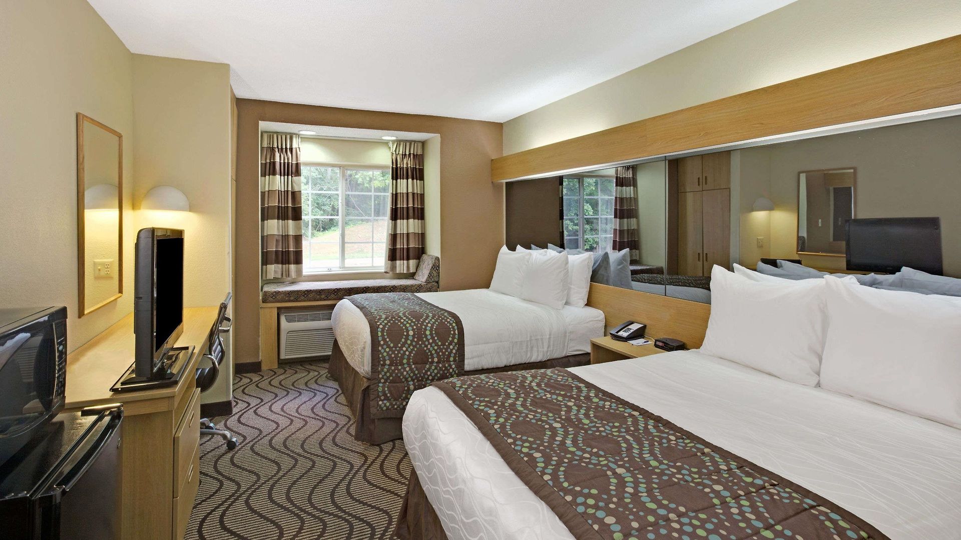 Hotel Microtel By Wyndham Place