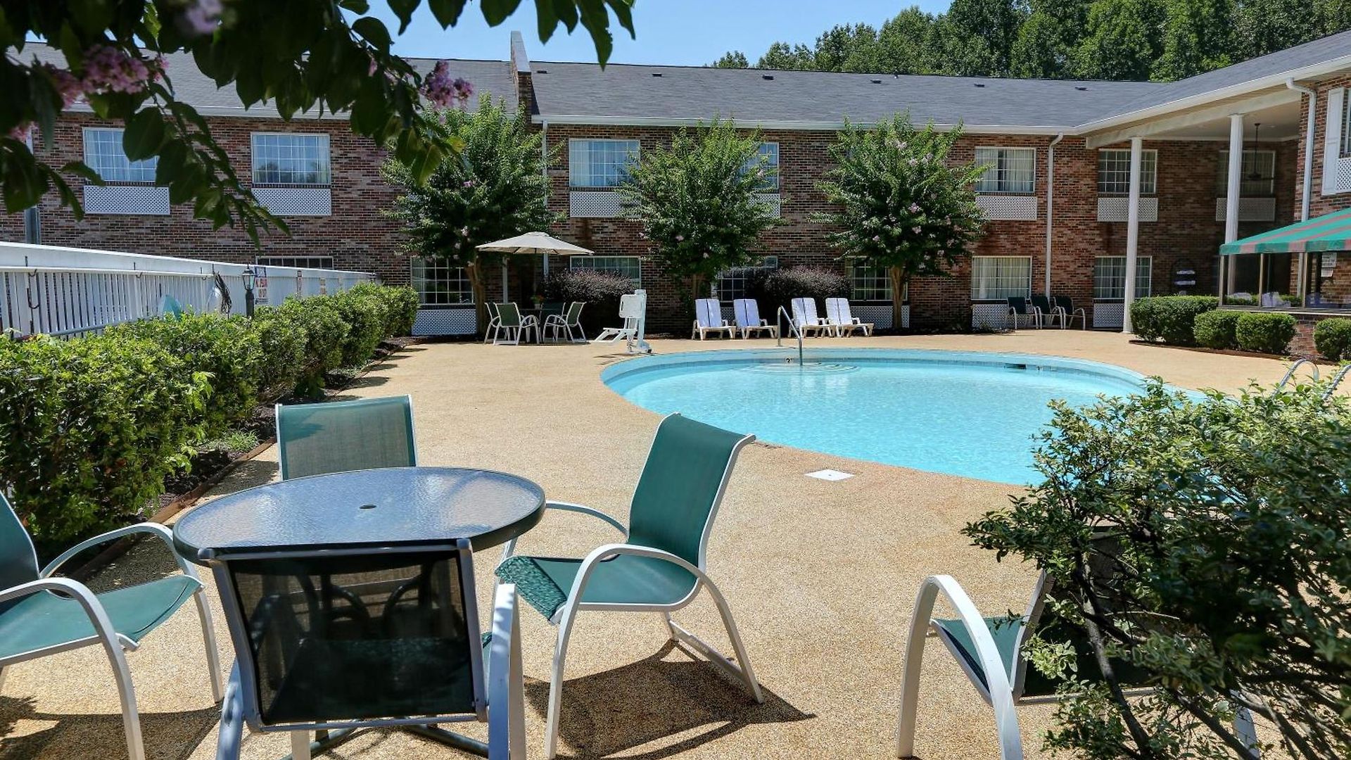Country & By Radisson, I-85 Airport, Nc 3*