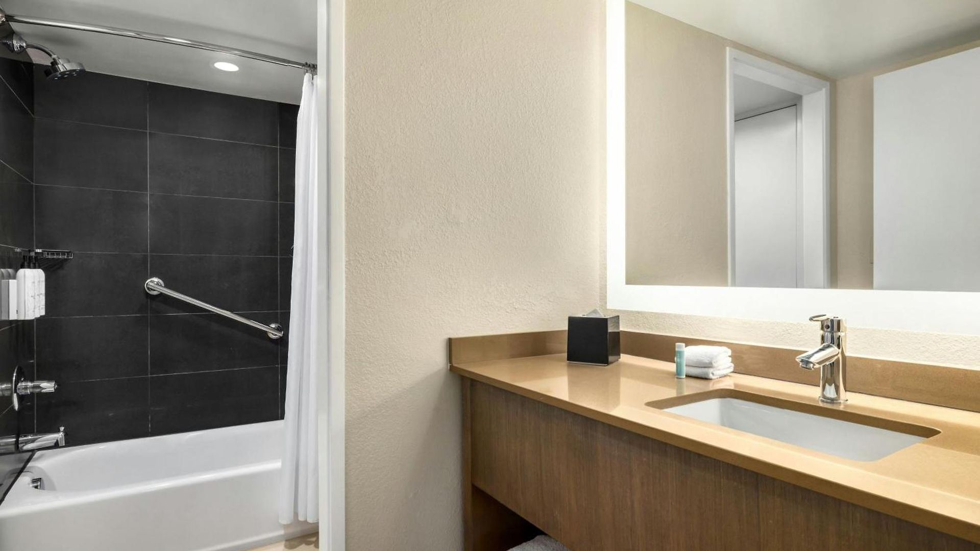 Towneplace By Marriott Loso Airport