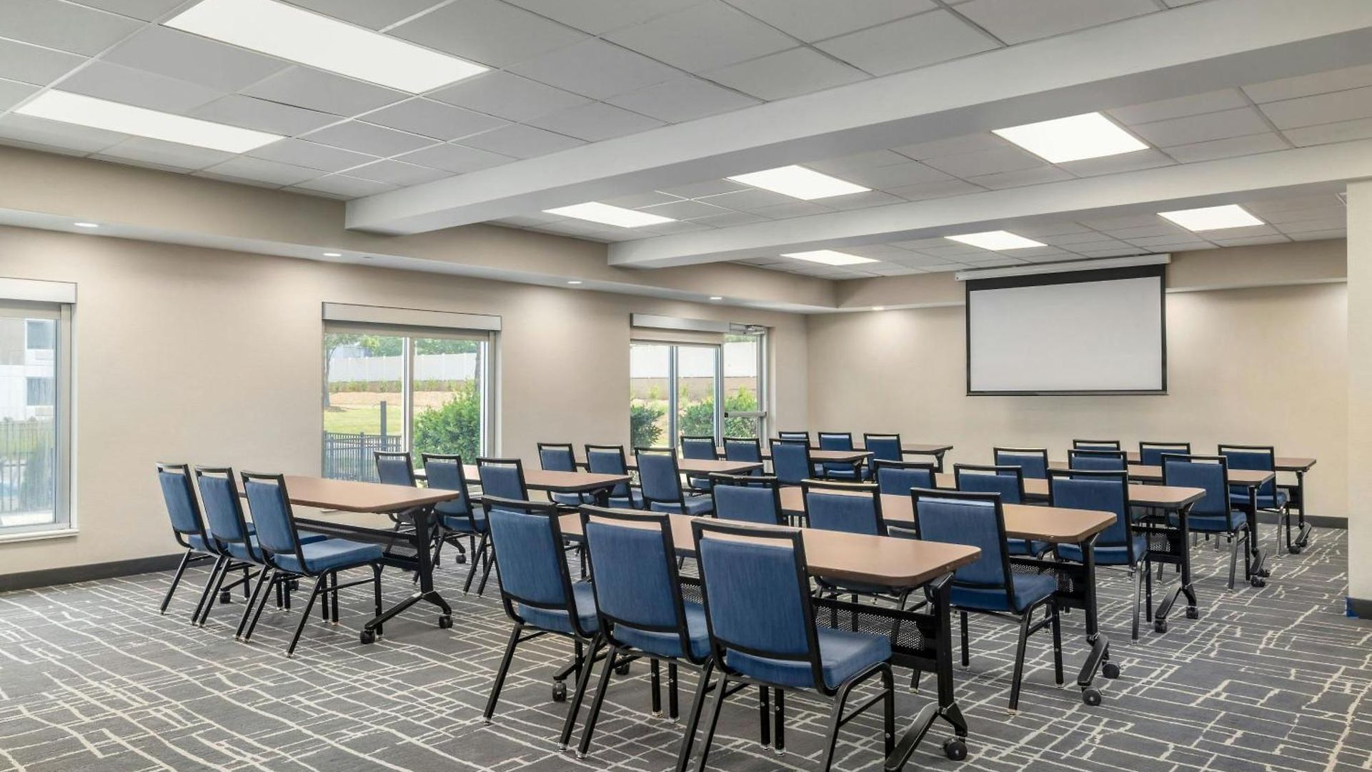 Hotel Towneplace By Marriott Loso Airport