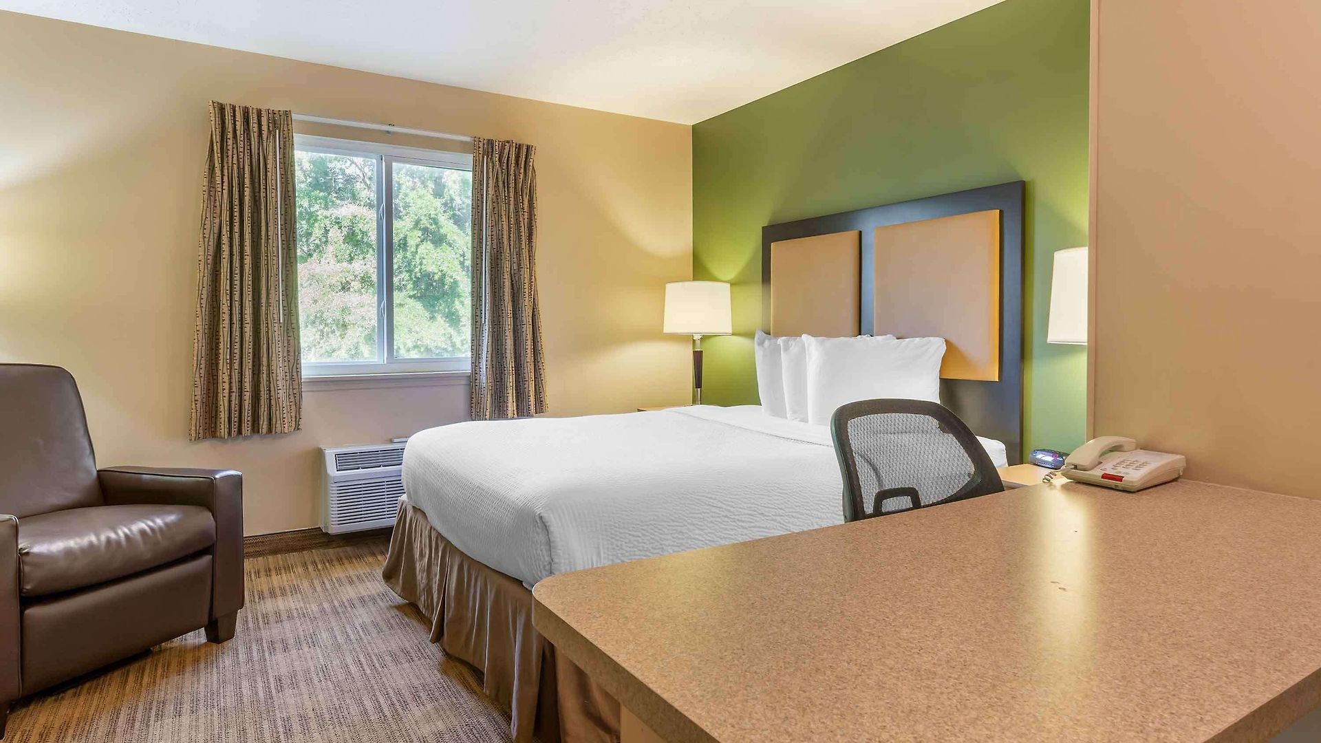 6 Charlotte, Nc - Tyvola Rd Executive Park 2*