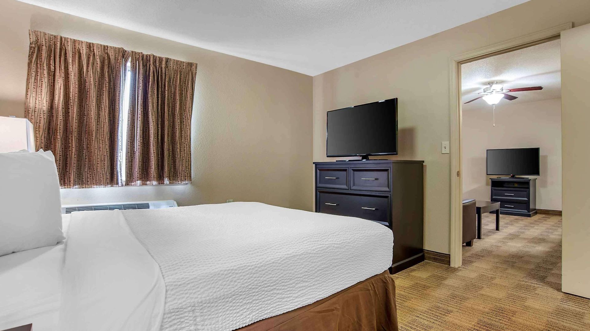 6 Charlotte, Nc - Tyvola Rd Executive Park 2* Charlotte