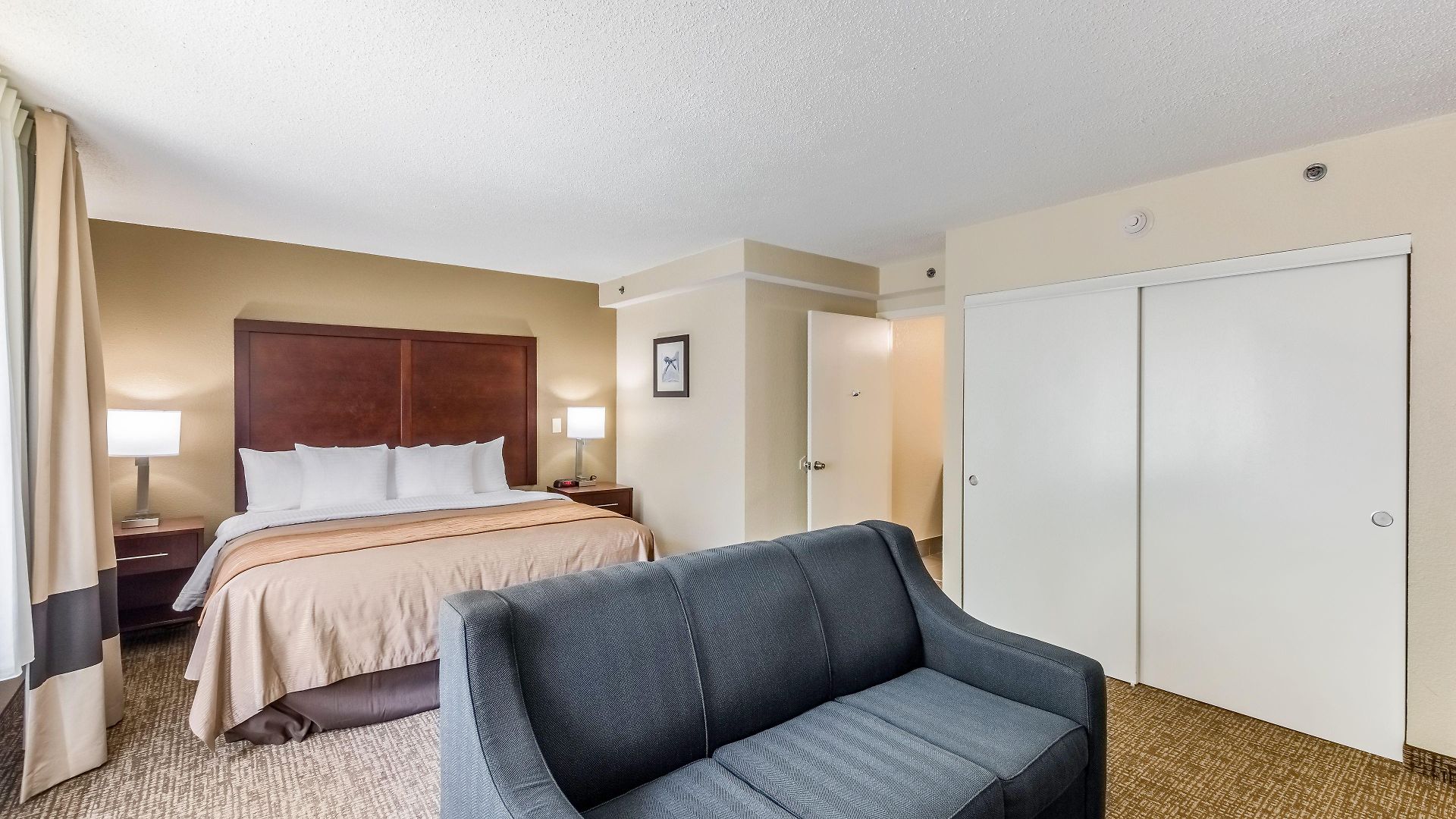 Inn Comfort Airport Uptown 3*