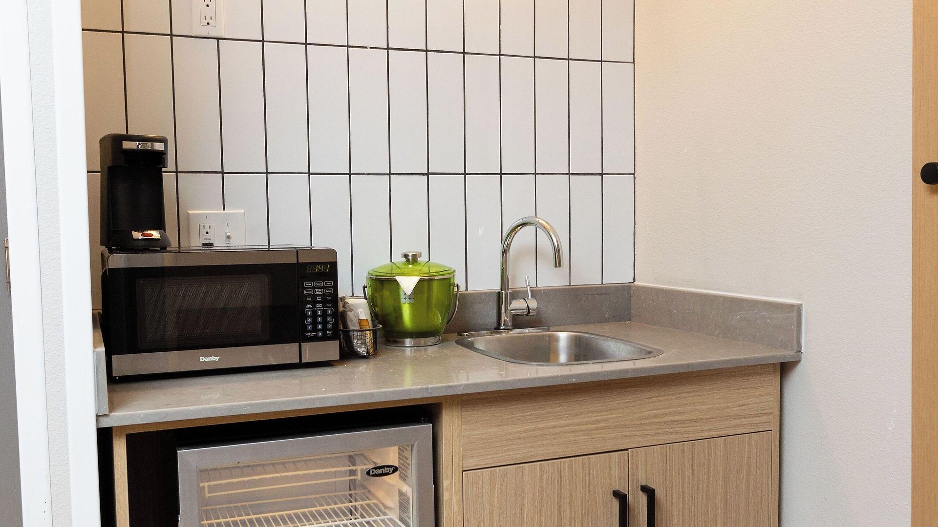 Hyatt Place Arrowood Hotel 3*