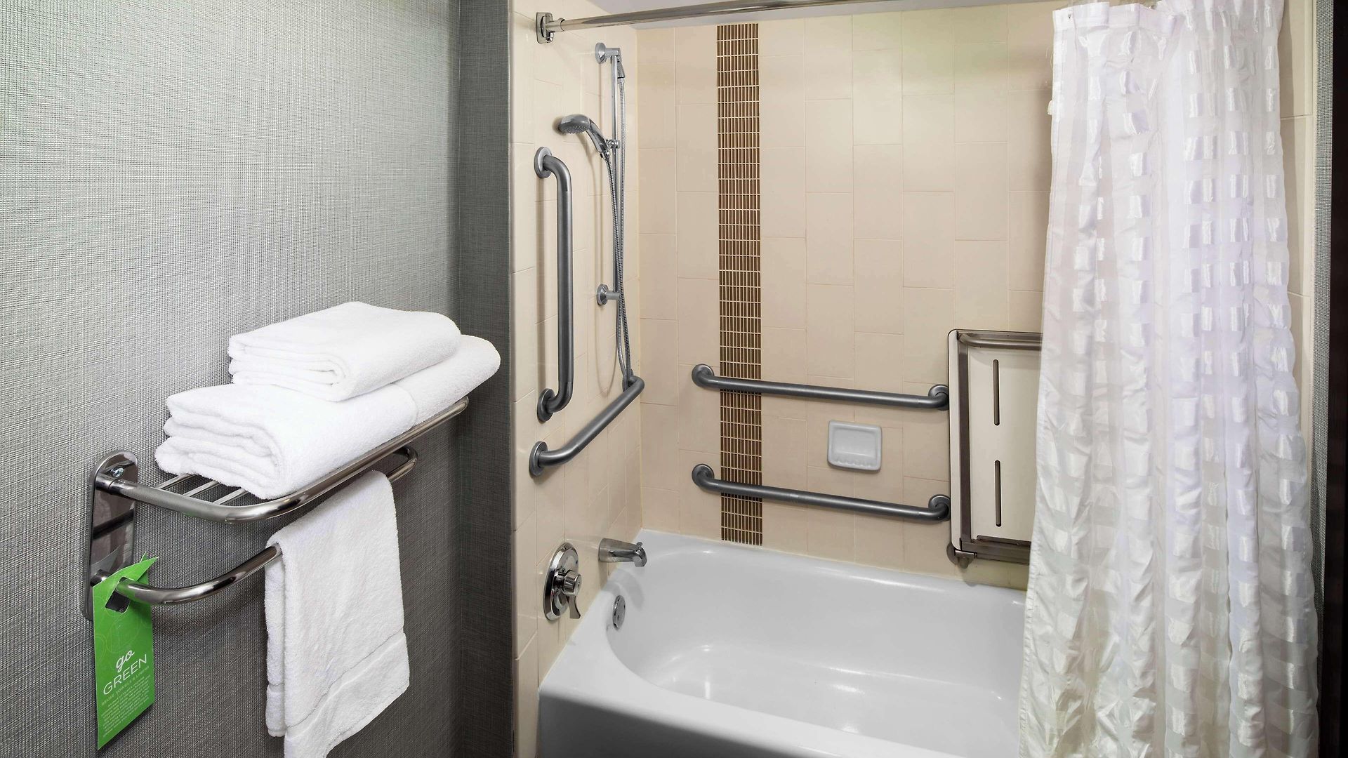 Hyatt Place Arrowood 3*