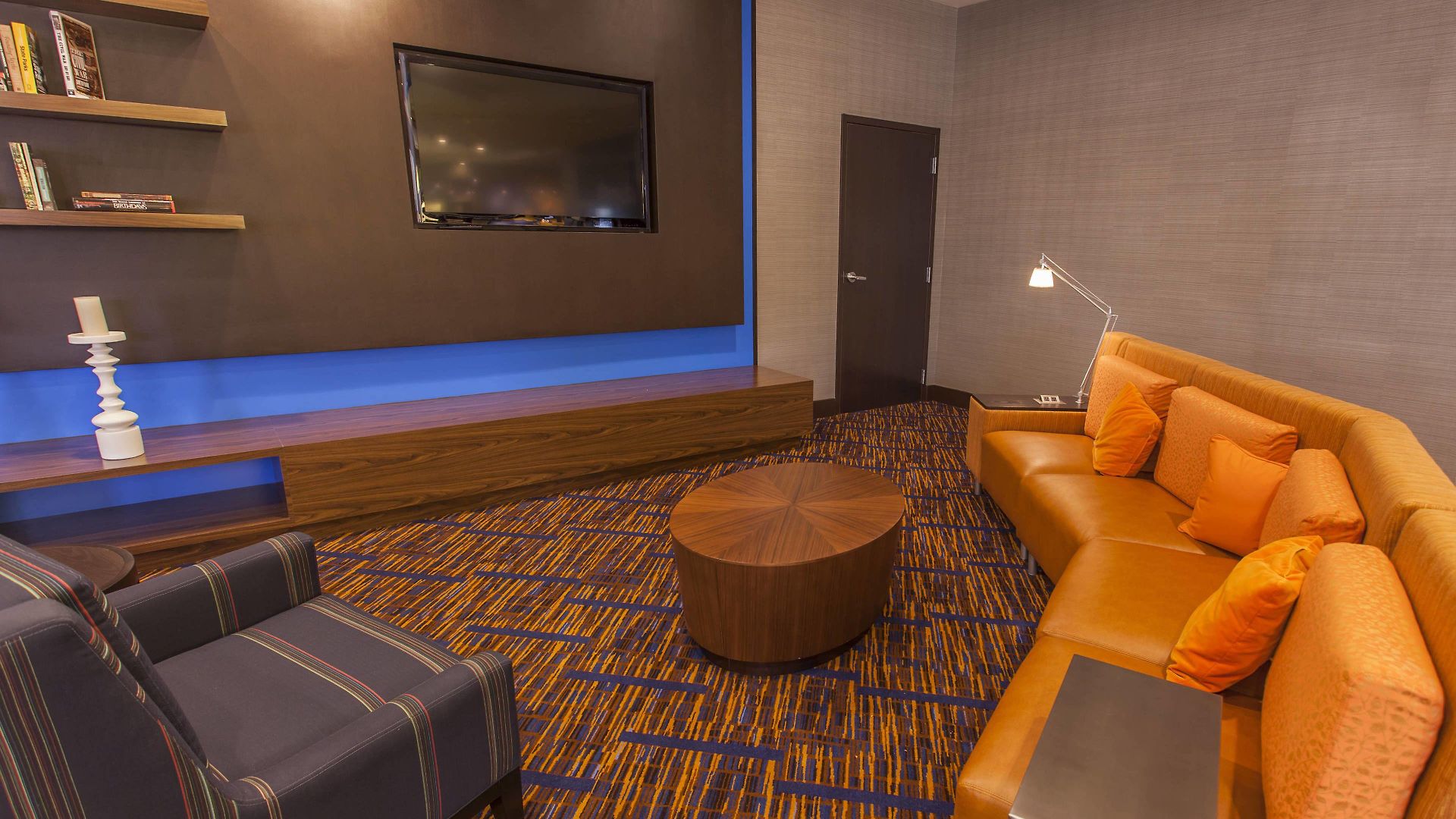 Courtyard By Marriott Airport Loso