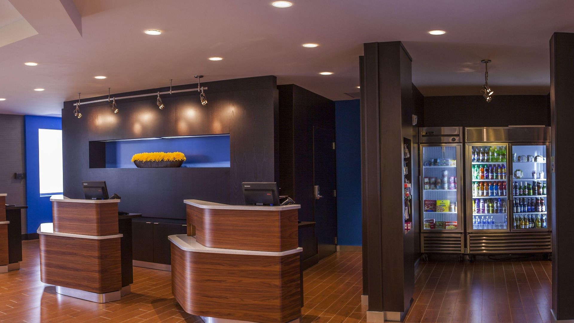 Hotel Courtyard By Marriott Airport Loso 3*