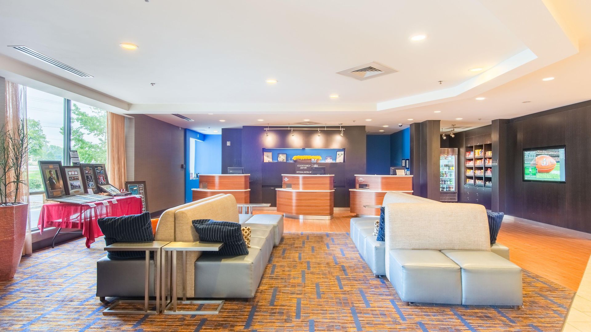 Courtyard By Marriott Airport Loso Hotel