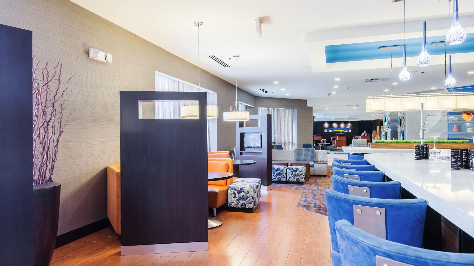 Courtyard By Marriott Airport Loso