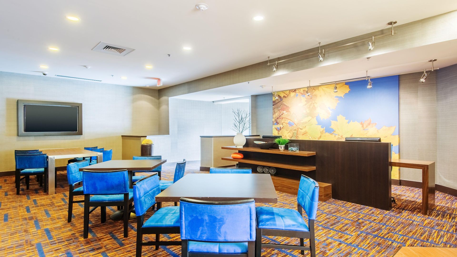 Courtyard By Marriott Airport Loso Hotel 3*