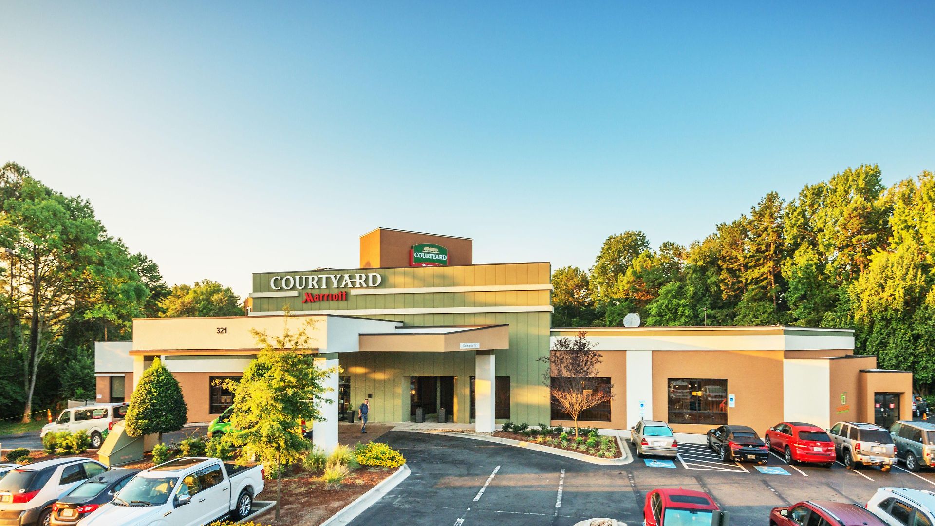 Courtyard By Marriott Airport Loso Hotel 3*