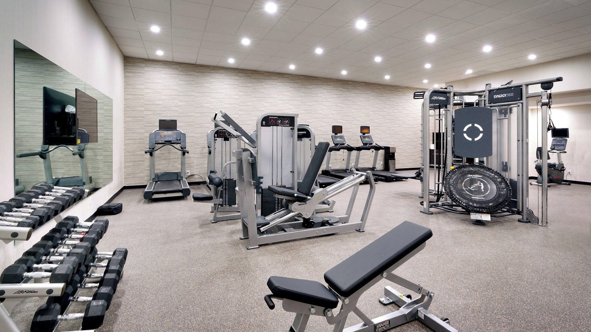 Hotel Courtyard By Marriott Airport Loso