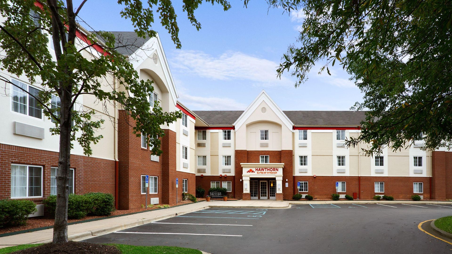 Mainstay - Executive Park 3*