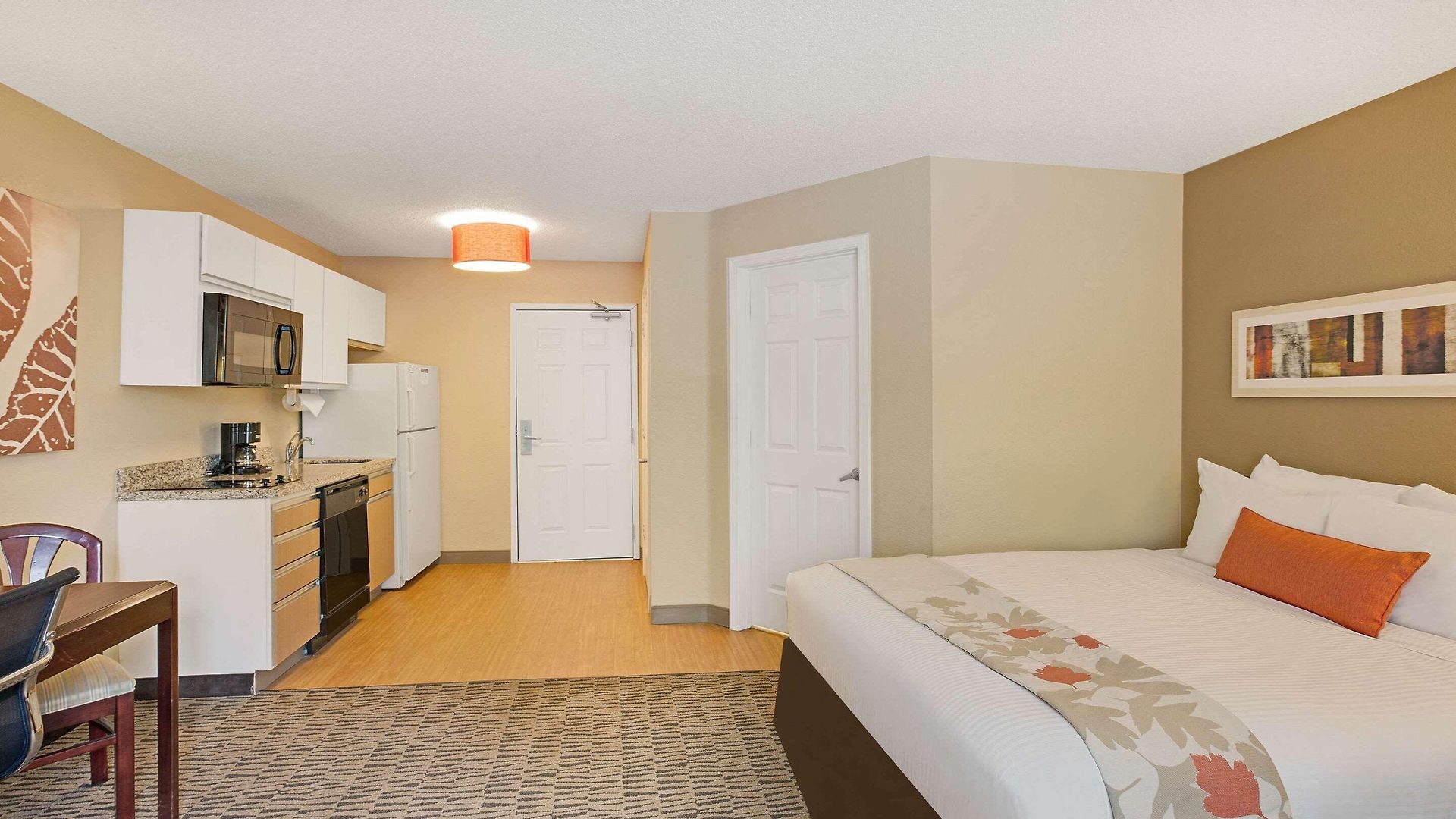 Mainstay - Executive Park 3*